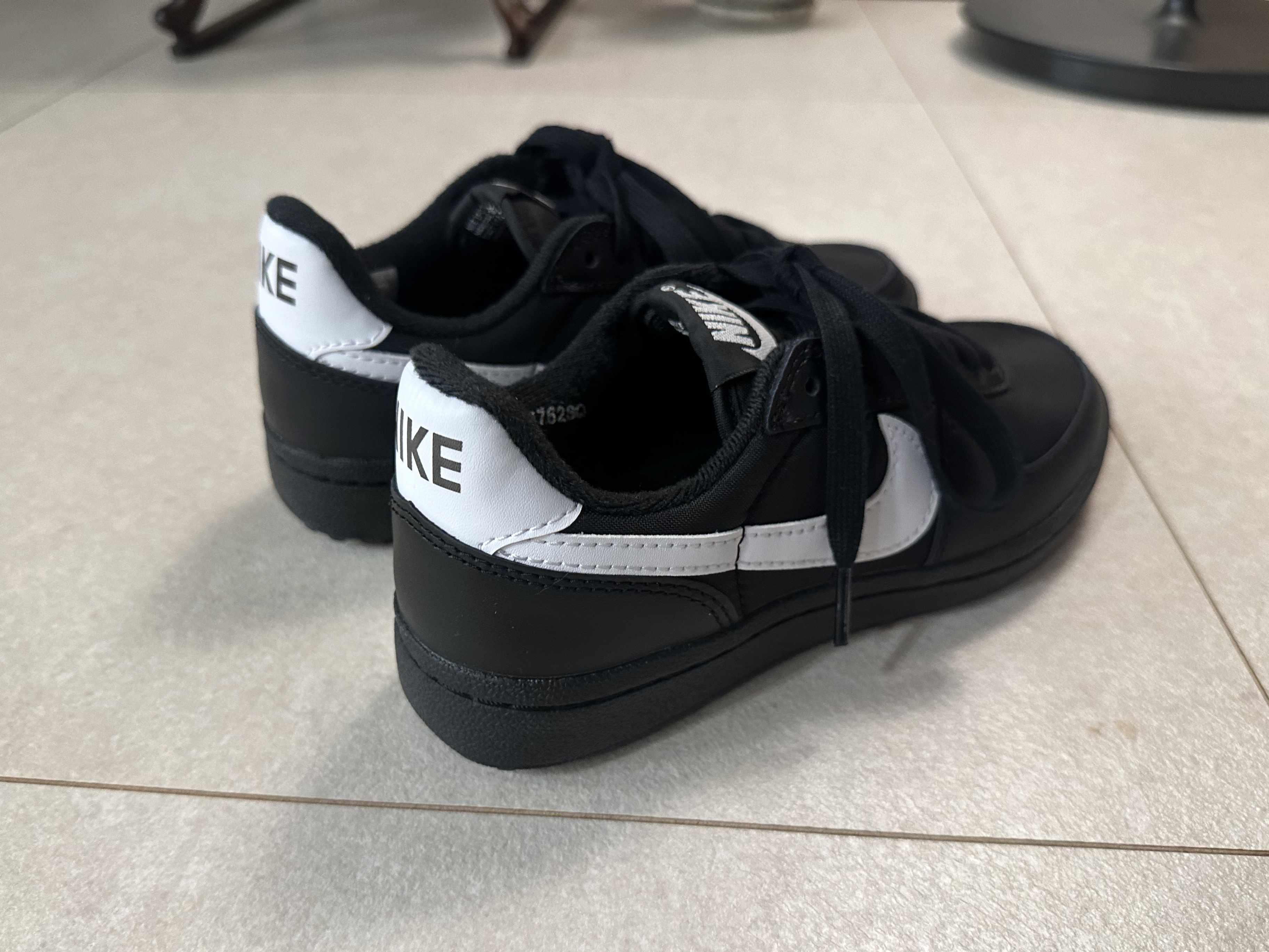 Nike Field General 82 SP Black and White 착용 스타일 - 4