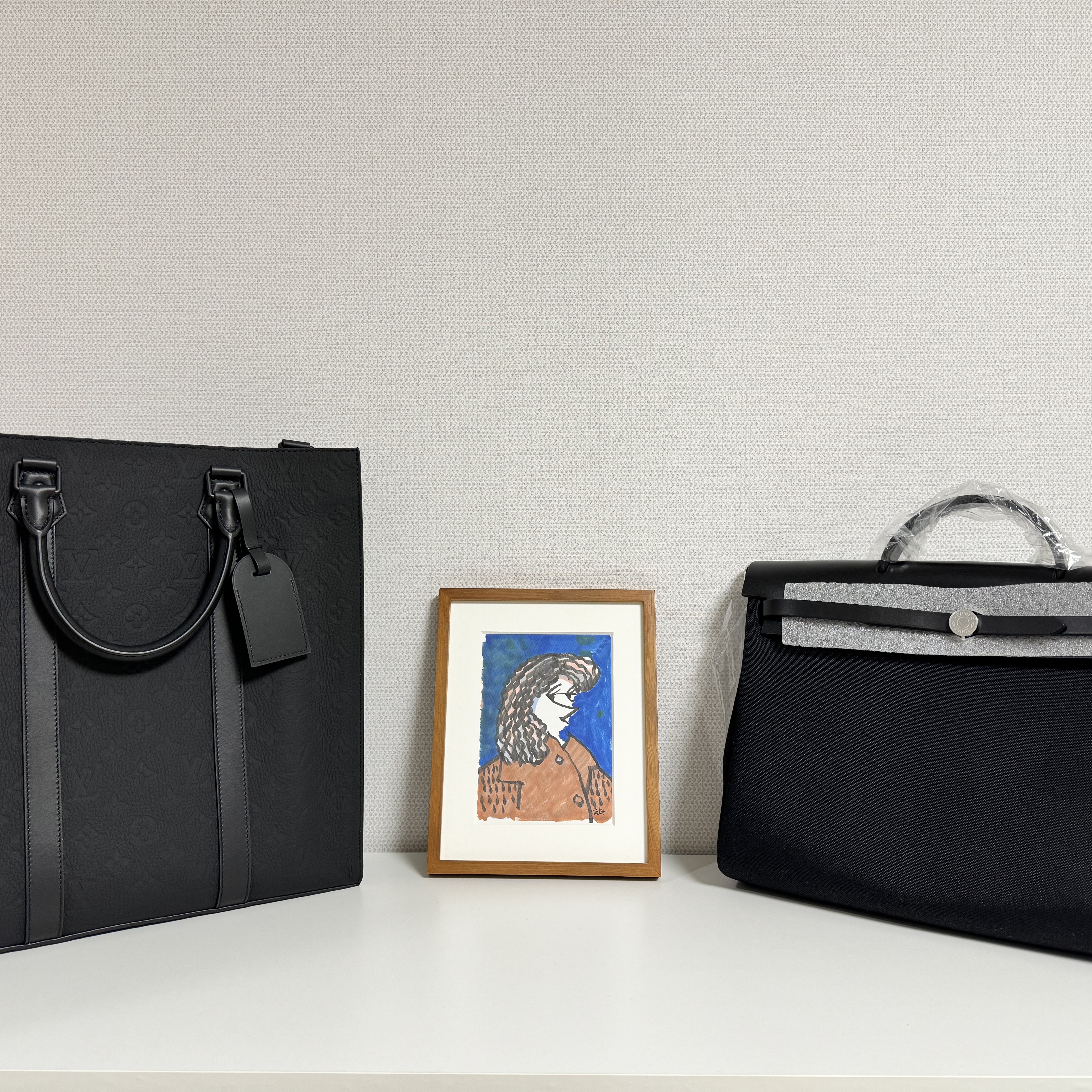 Hermes Herbag Messenger 39 Bag Military Canvas Hunter & Palladium Noir 착용 스타일