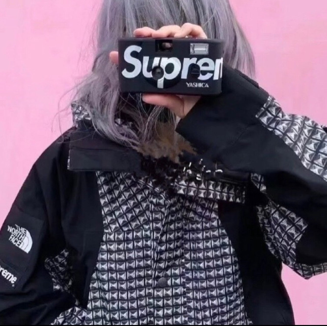 Supreme Yashica MF-1 Camera Black - 21SS 착용 스타일 - 4