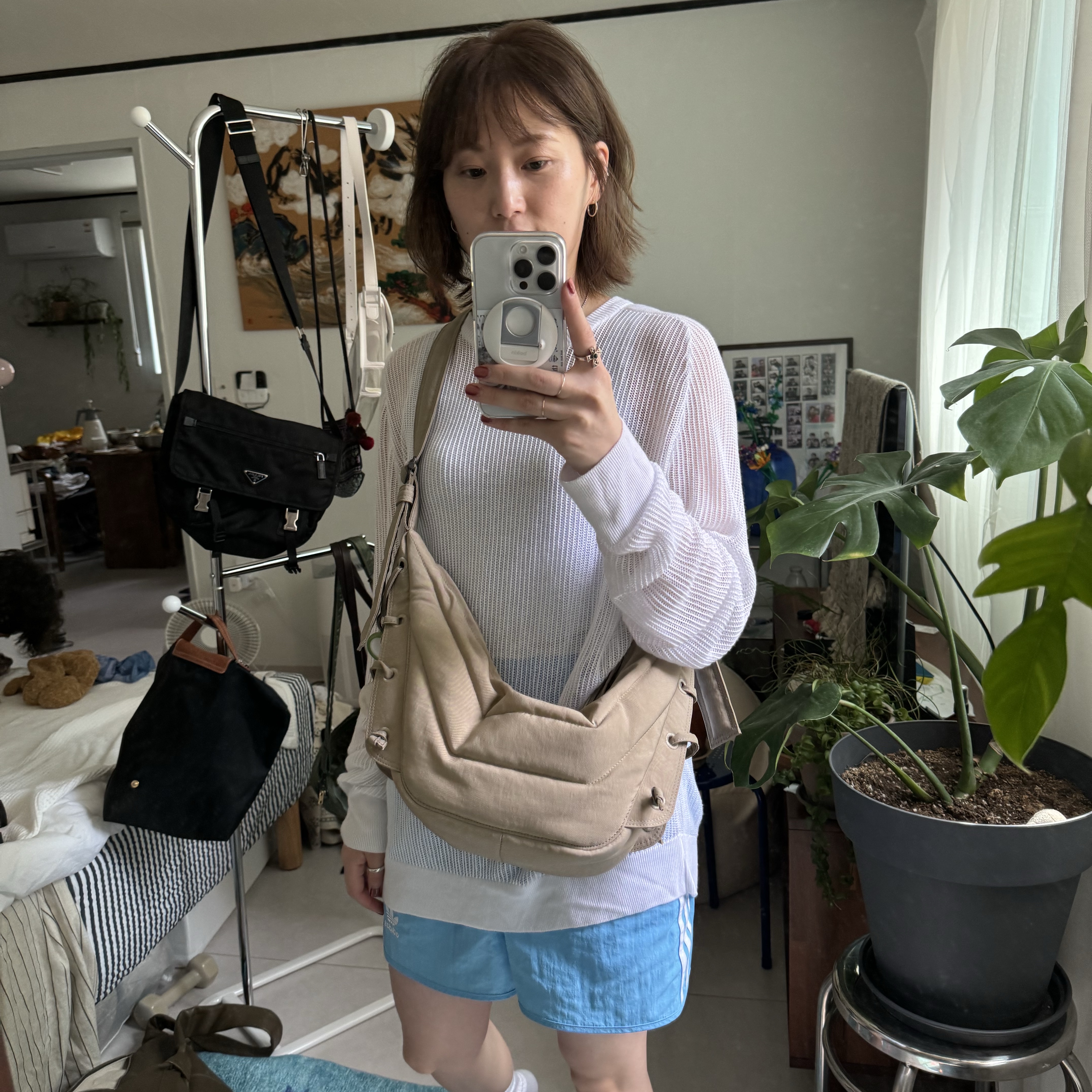 Lemaire Small Soft Game Bag Nylon Canvas Clay 착용 스타일