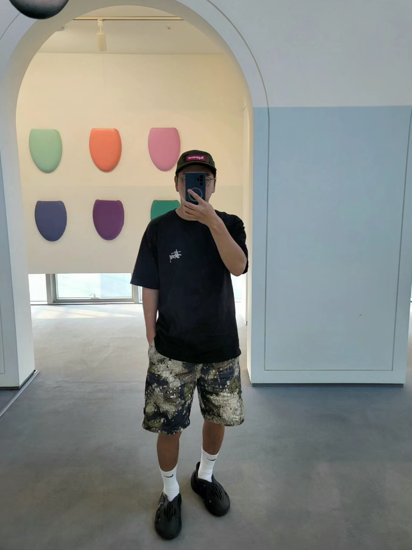 Supreme Military Camp Cap Flecktarn Camo - 23FW, Stussy Basic Stussy Pigment Dyed T-Shirt Black 2023 착용 스타일