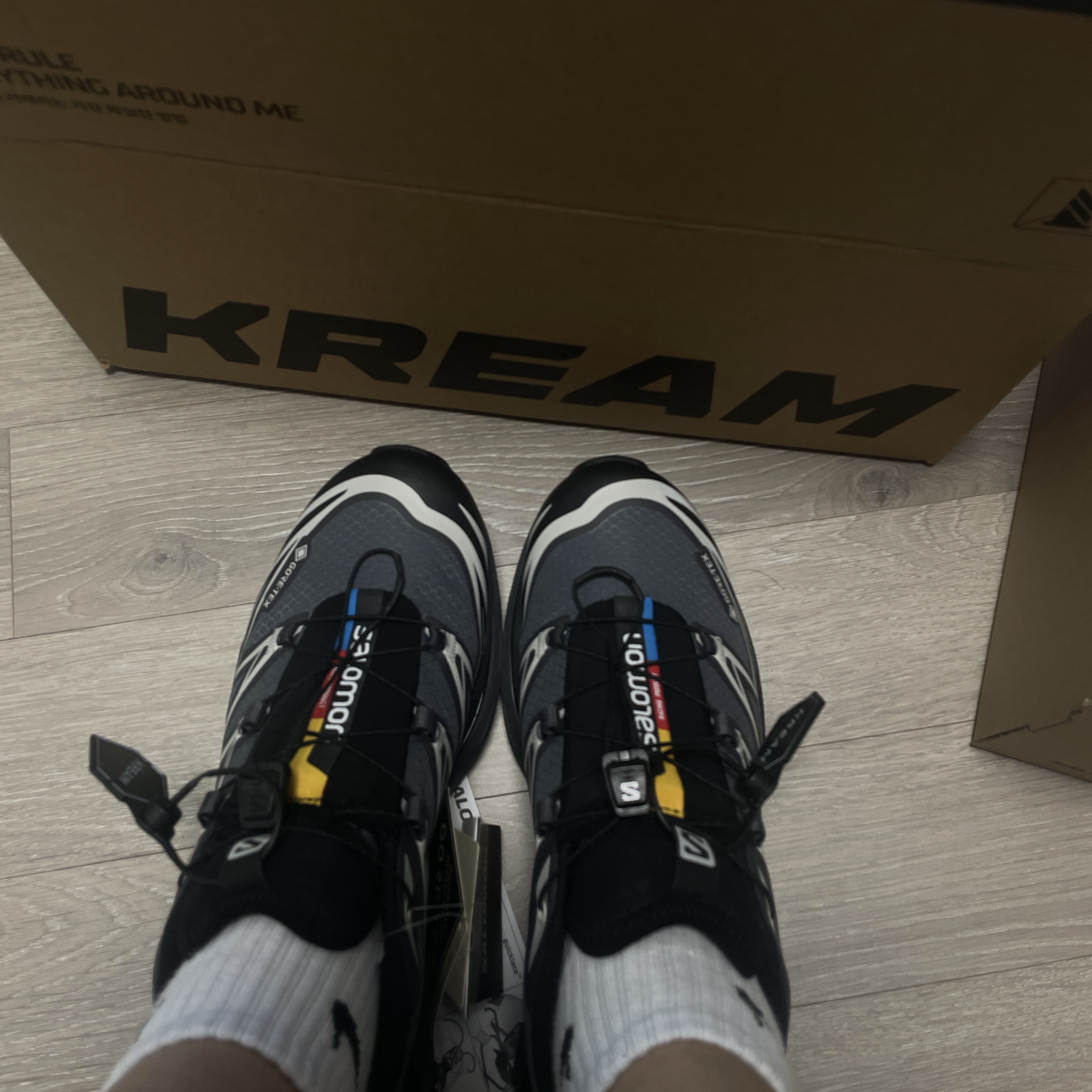 Salomon XT-6 Gore-Tex Black Ebony 착용 스타일 - 2
