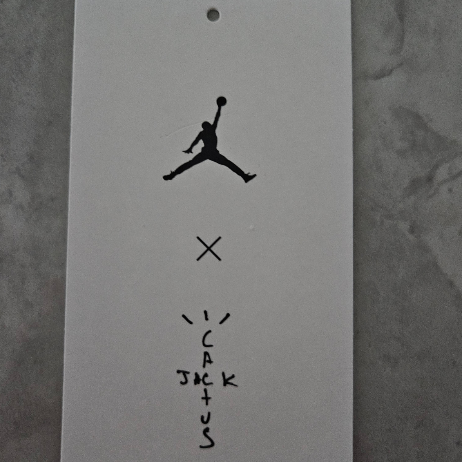Jordan x Travis Scott T-Shirts Black (DZ5514-011) 착용 스타일
