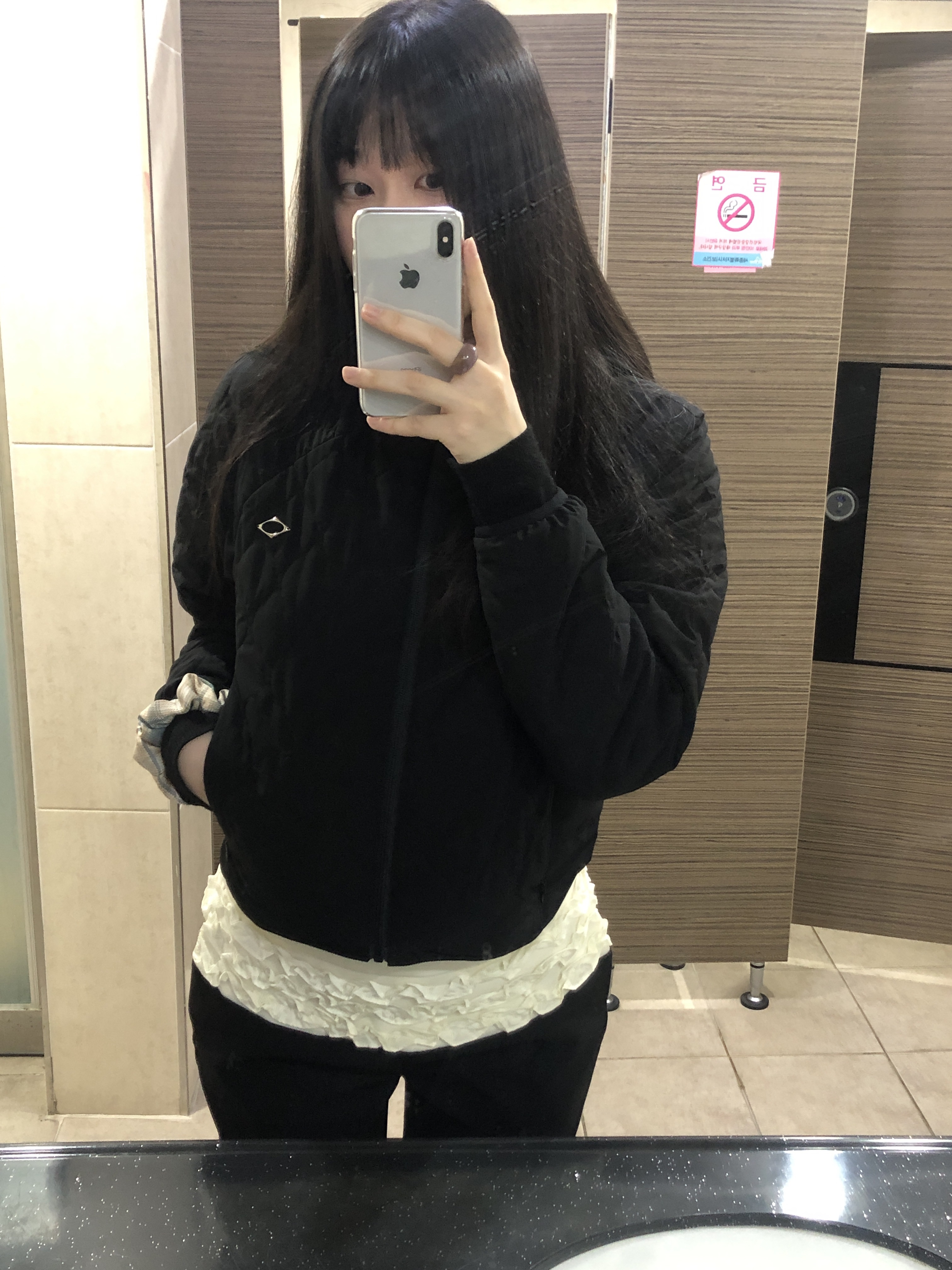 (W) Mischief Quilted Hooded Jacket Black 착용 스타일