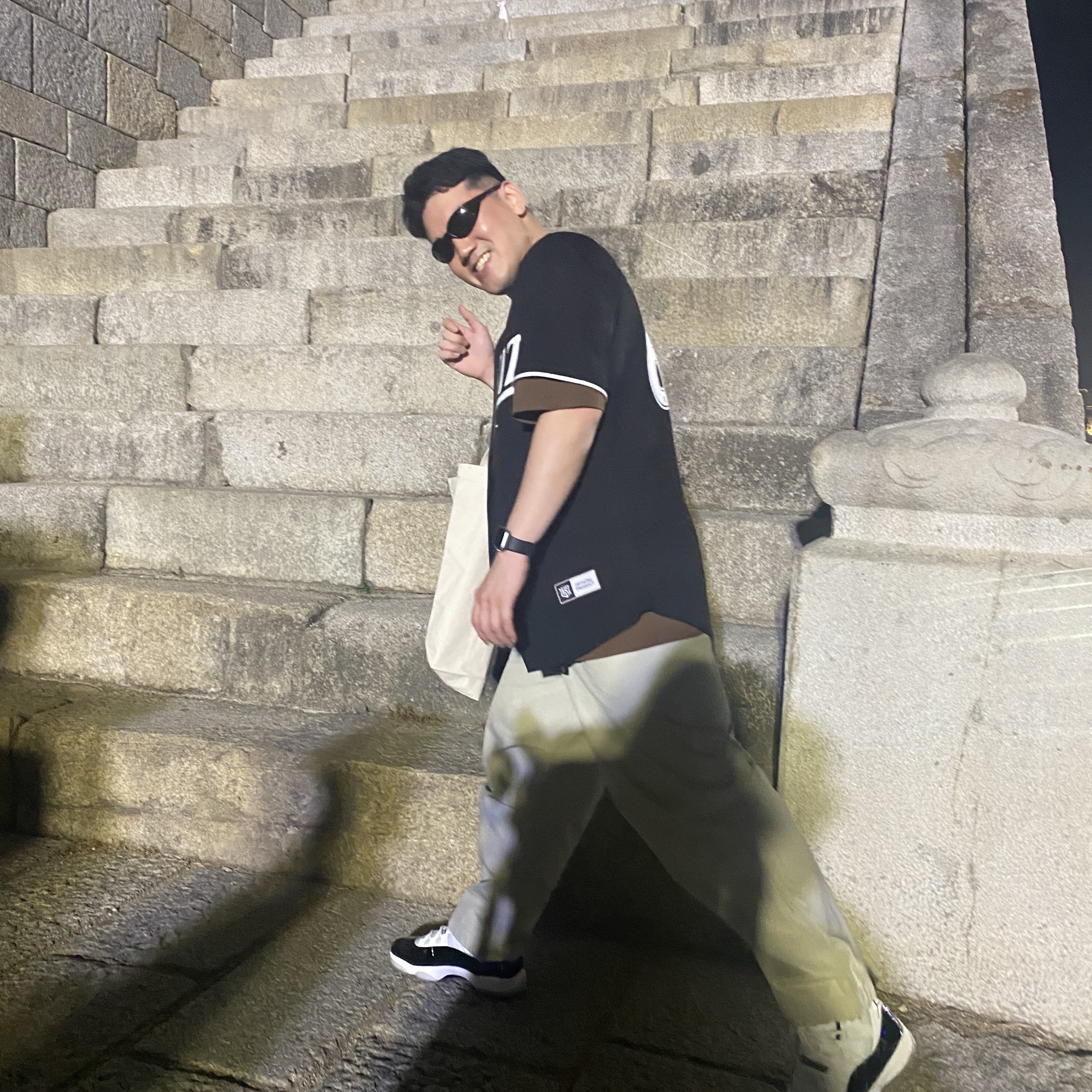 Jordan 11 Retro Concord 2018, Oakley Eye Jacket Redux Matte Black Frame Prizm Grey Lenses High Bridge Fit 착용 스타일