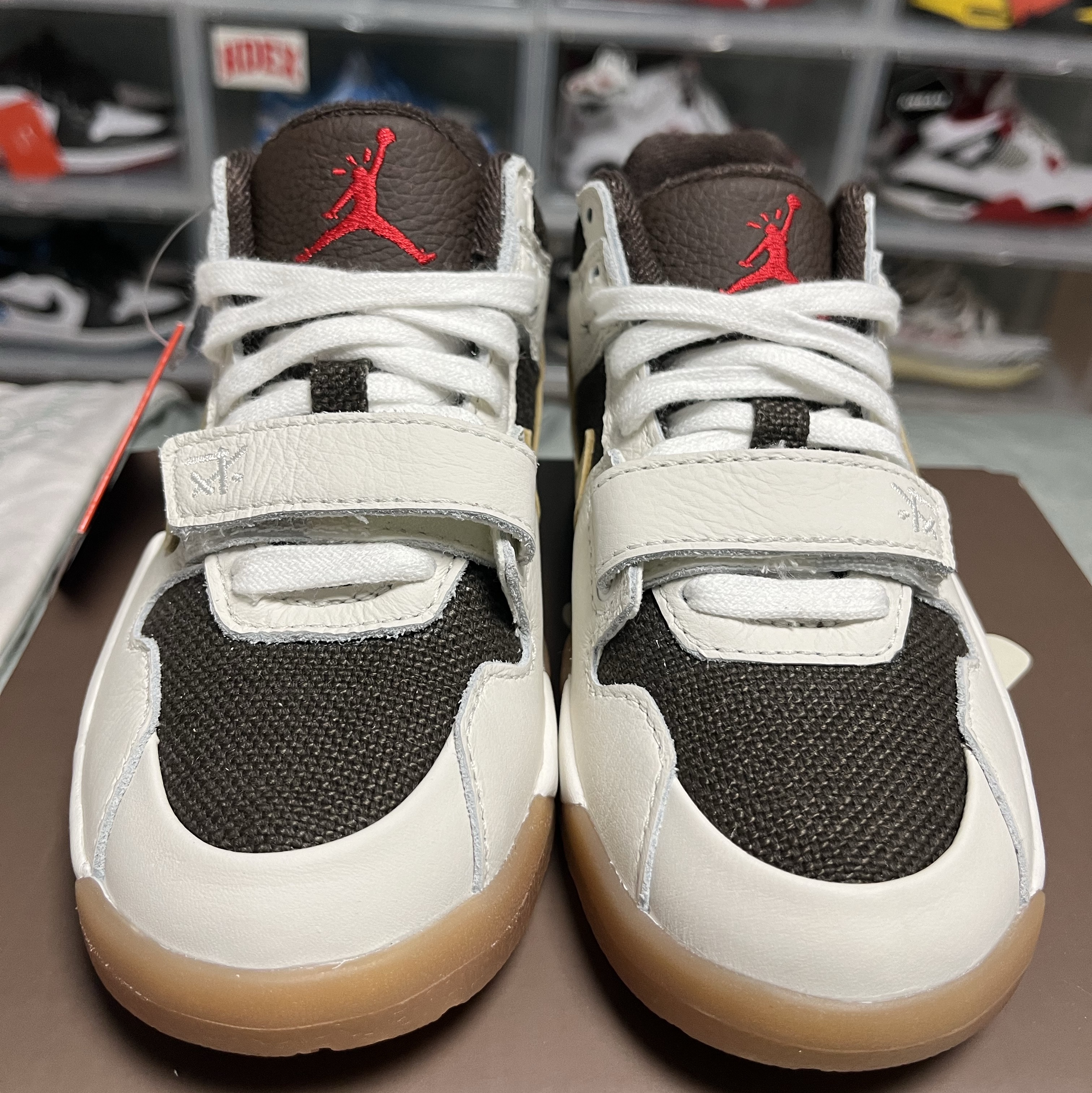 (PS) Jordan x Travis Scott Jumpman Jack TR Sail and Dark Mocha, Jordan x Travis Scott Jumpman Jack TR Sail and Dark Mocha 착용 스타일 - 3