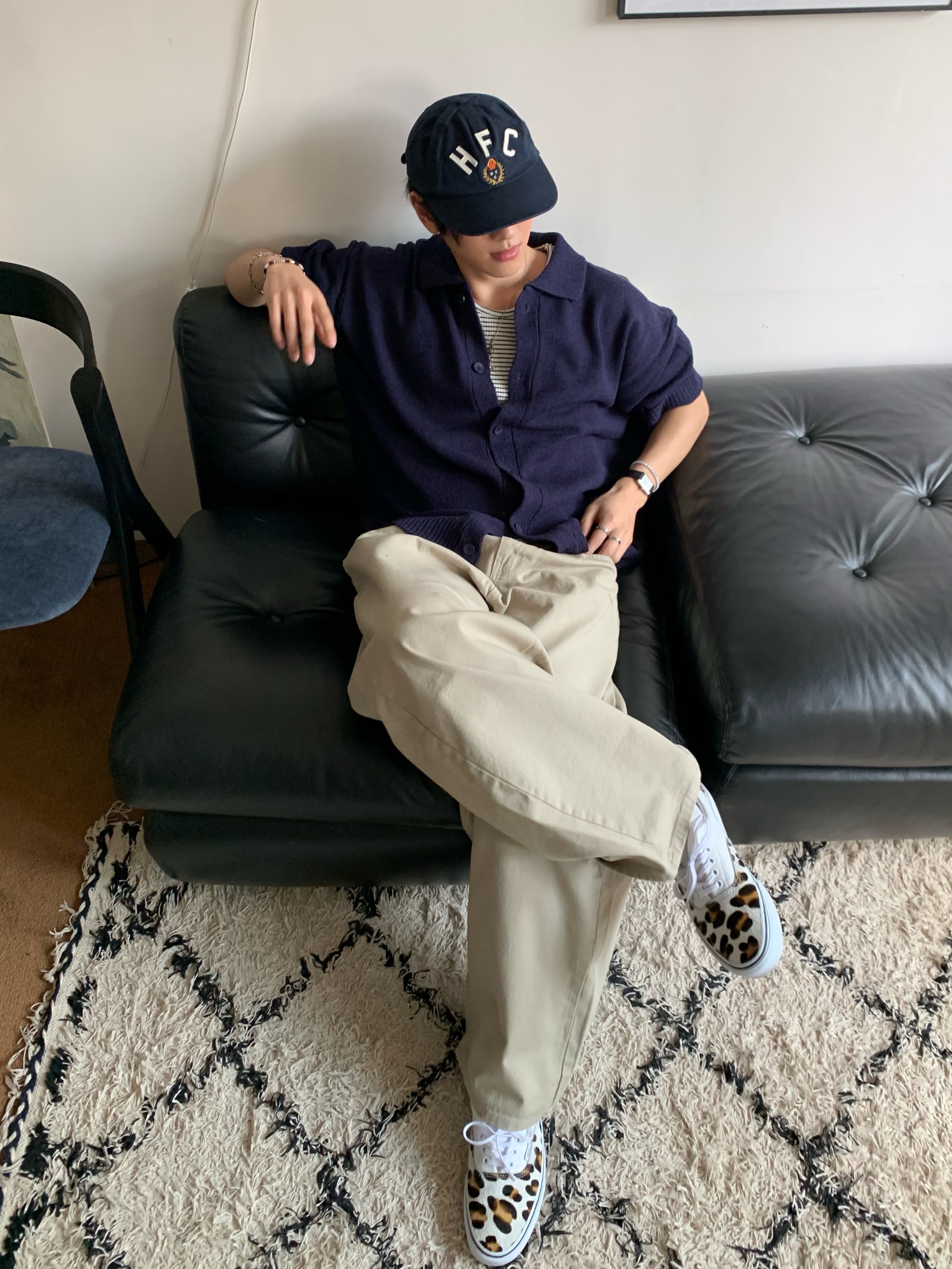 Heritage Floss Felt 6 Panel Cap Navy, Vans Era Leopard True White 착용 스타일 - 2