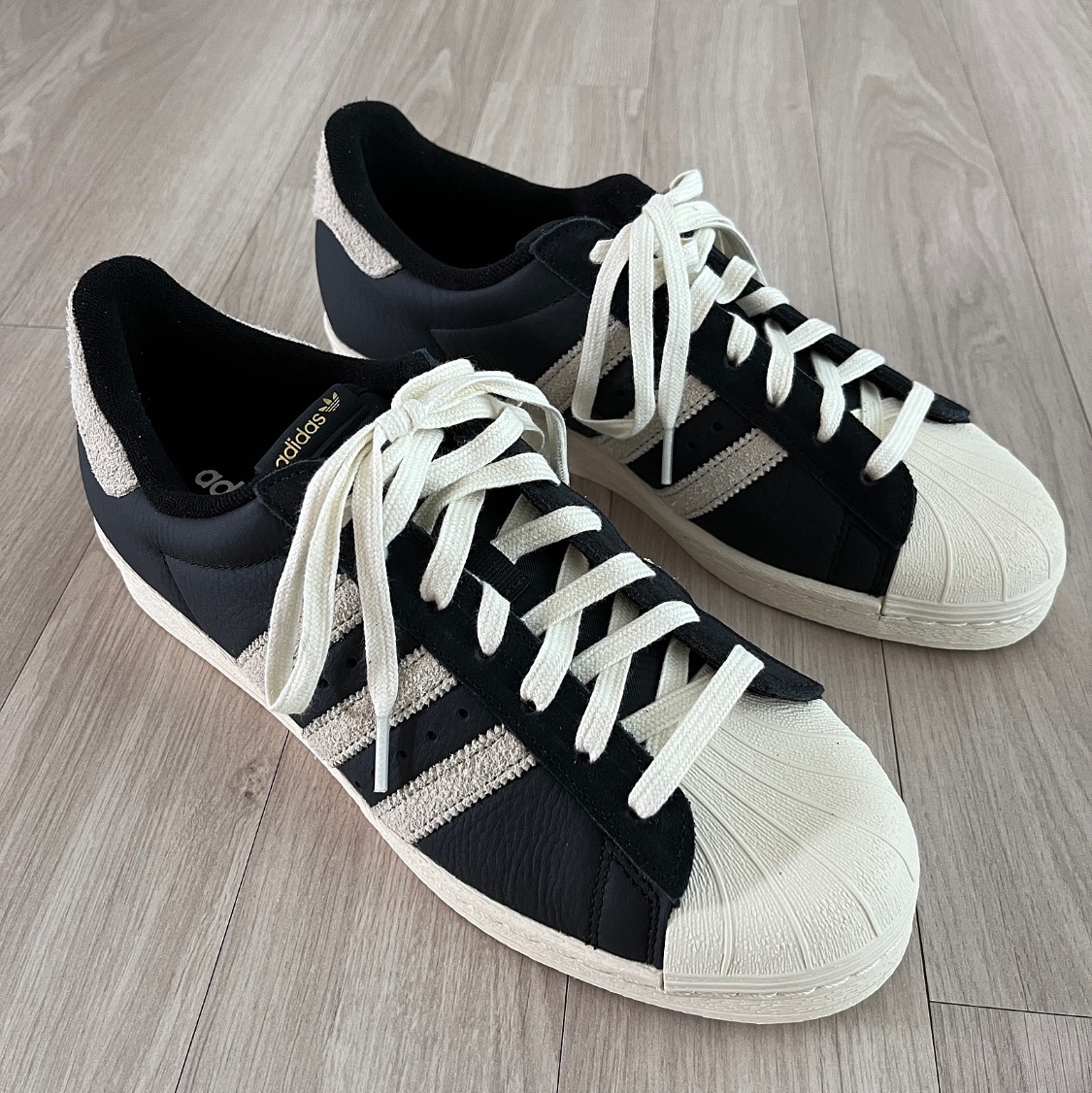 Adidas Superstar 82 Black White 착용 스타일