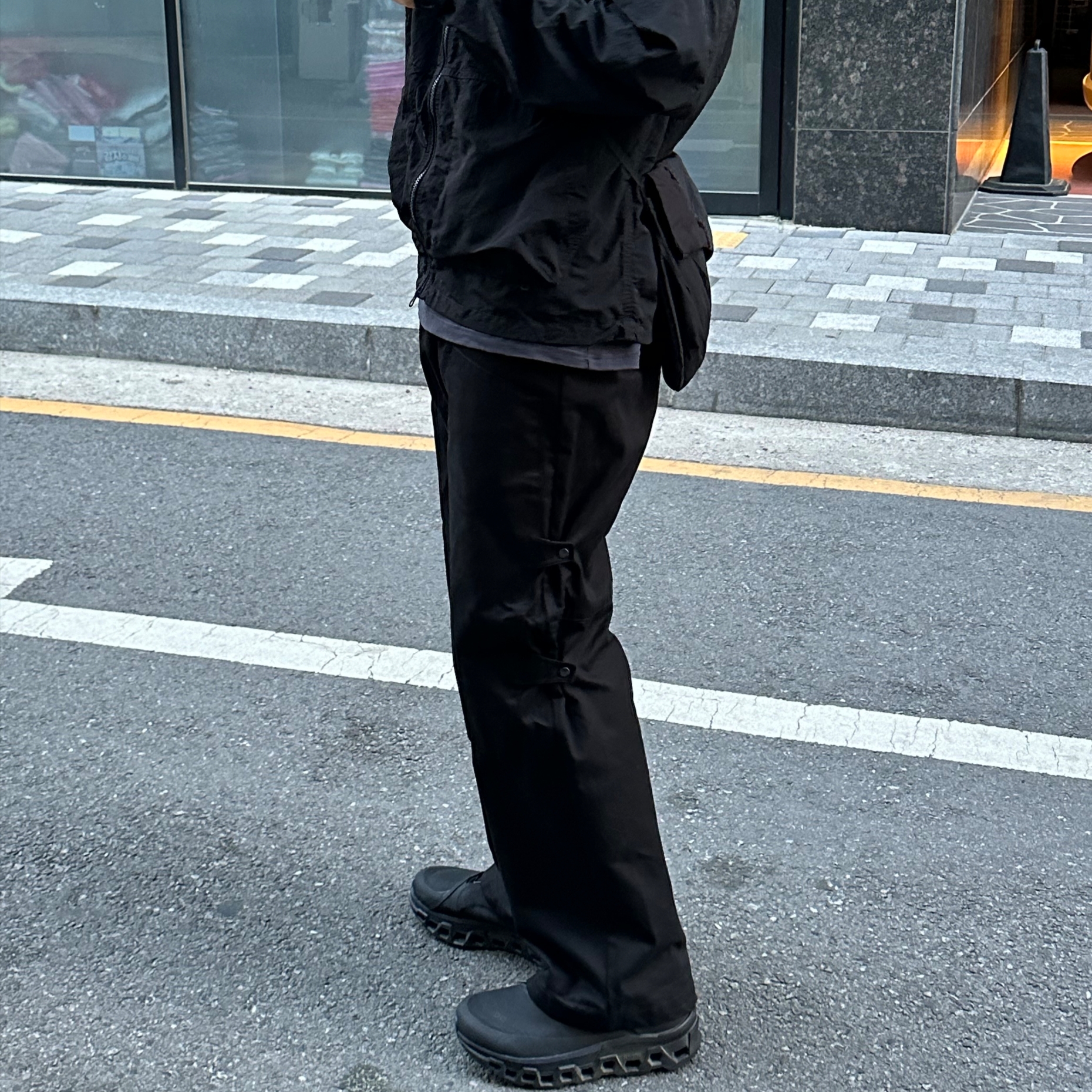 On Running x Post Archive Faction (Paf) Cloudmonster 2 Black Magnet 착용 스타일 - 4