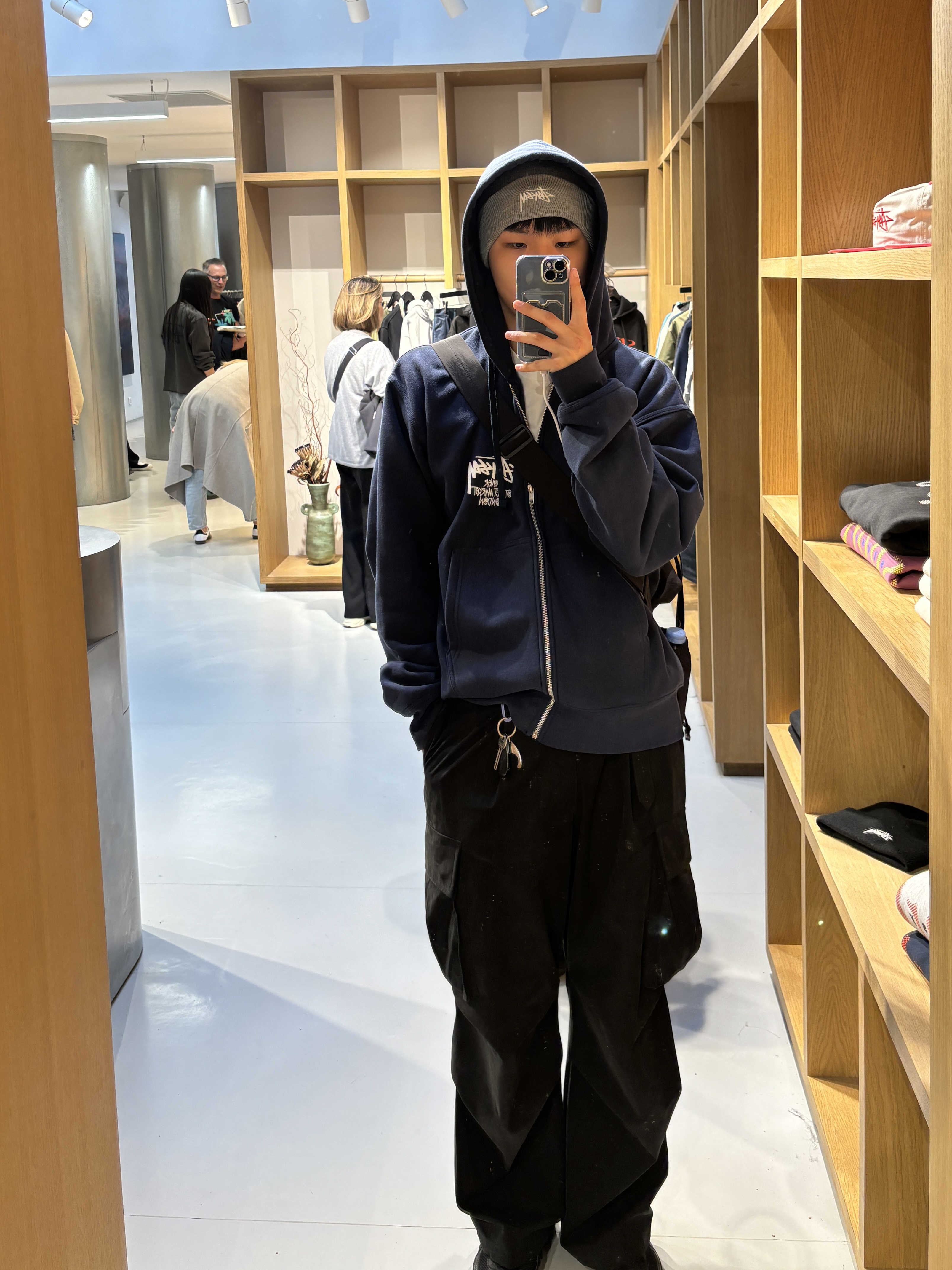 Stussy Stock DSM London Zip Hoodie Black, Nike Zoom Vomero 5 SP Black 착용 스타일 - 3