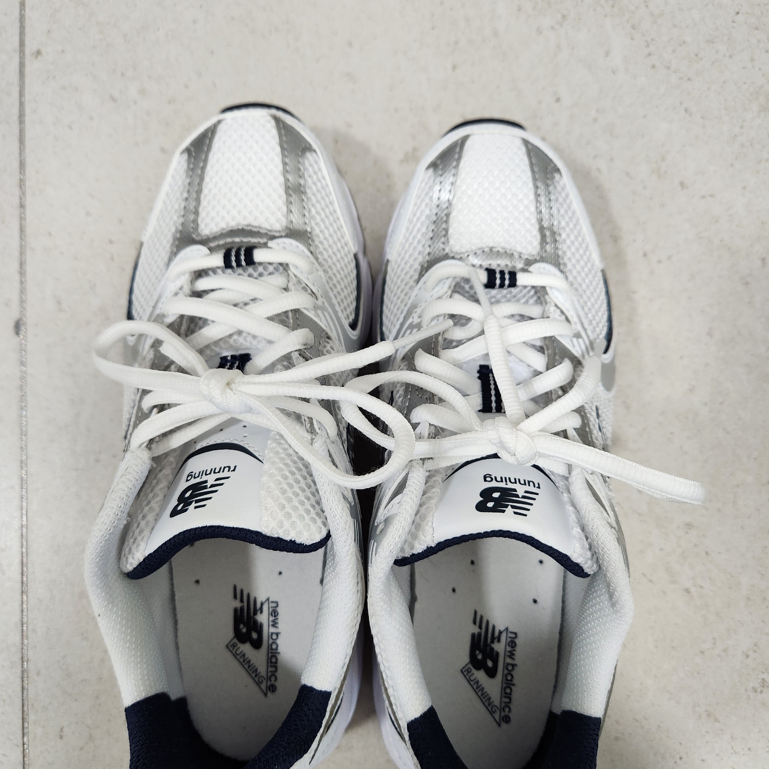 New Balance 530 White 착용 스타일