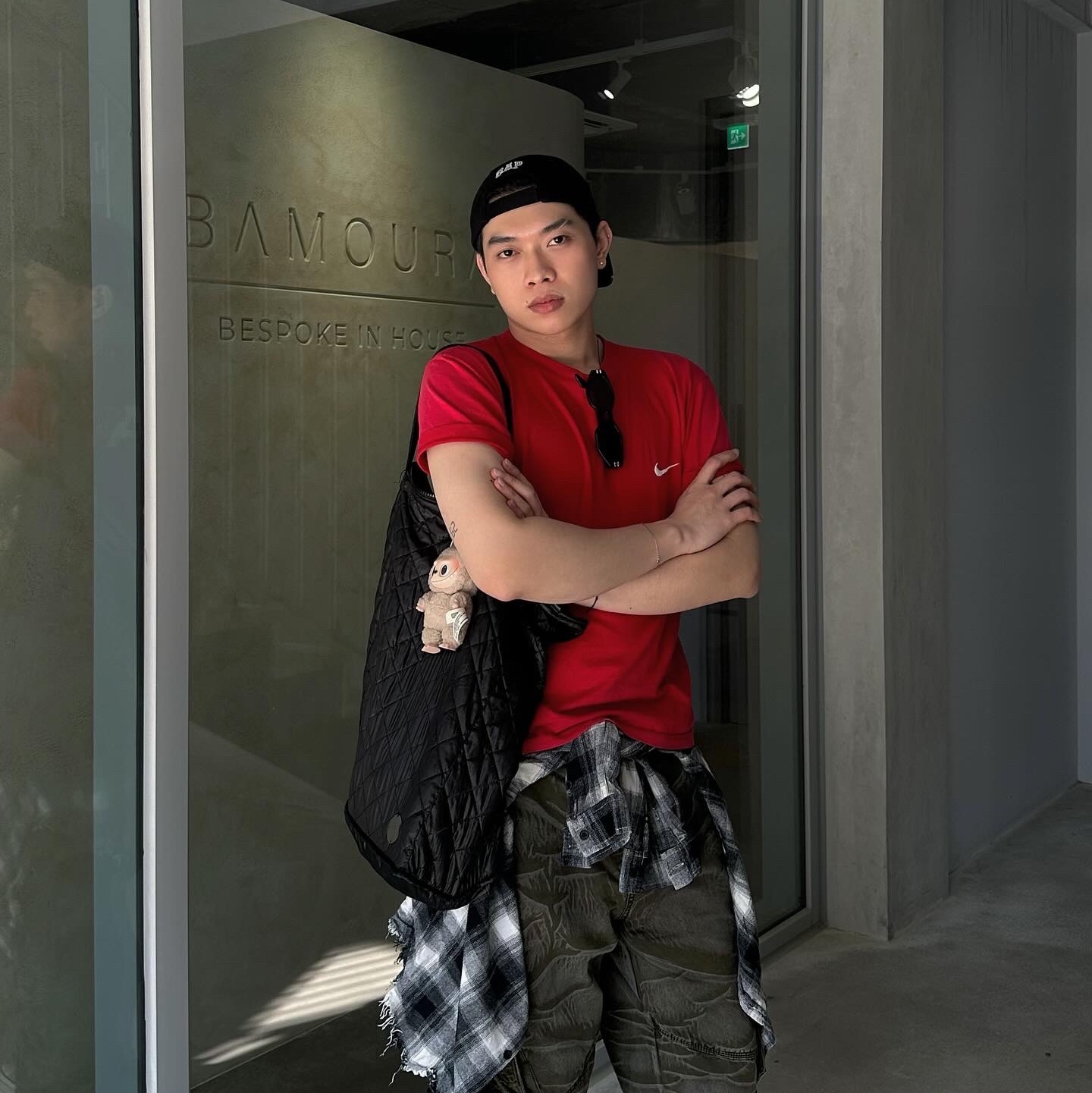 Yeezy Gap Engineered By Balenciaga Flame Cap Black, Gentle Monster Ghost 01 Black 착용 스타일 - 1