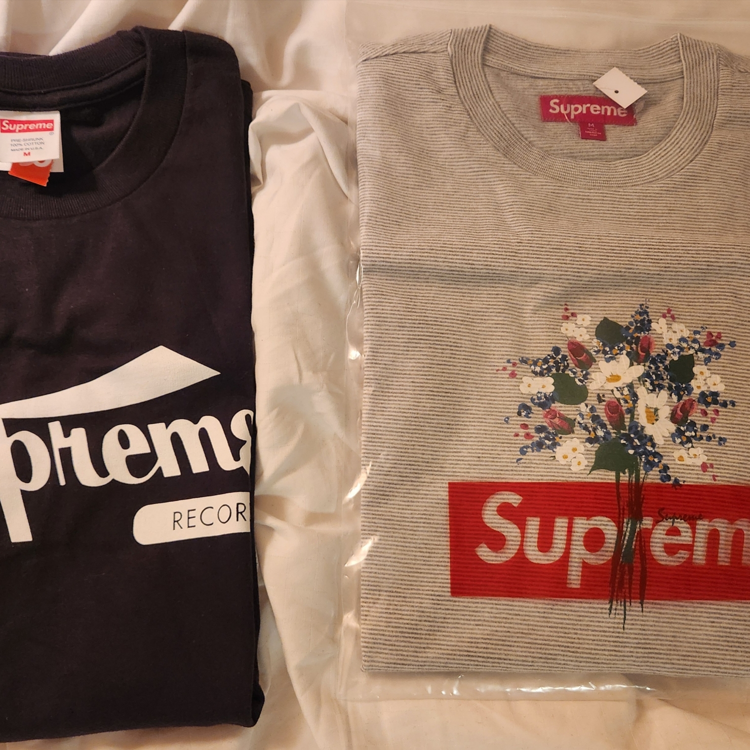 Supreme Records T-Shirt Black - 24SS, Supreme Bouquet S/S Top Stripe - 24SS 착용 스타일