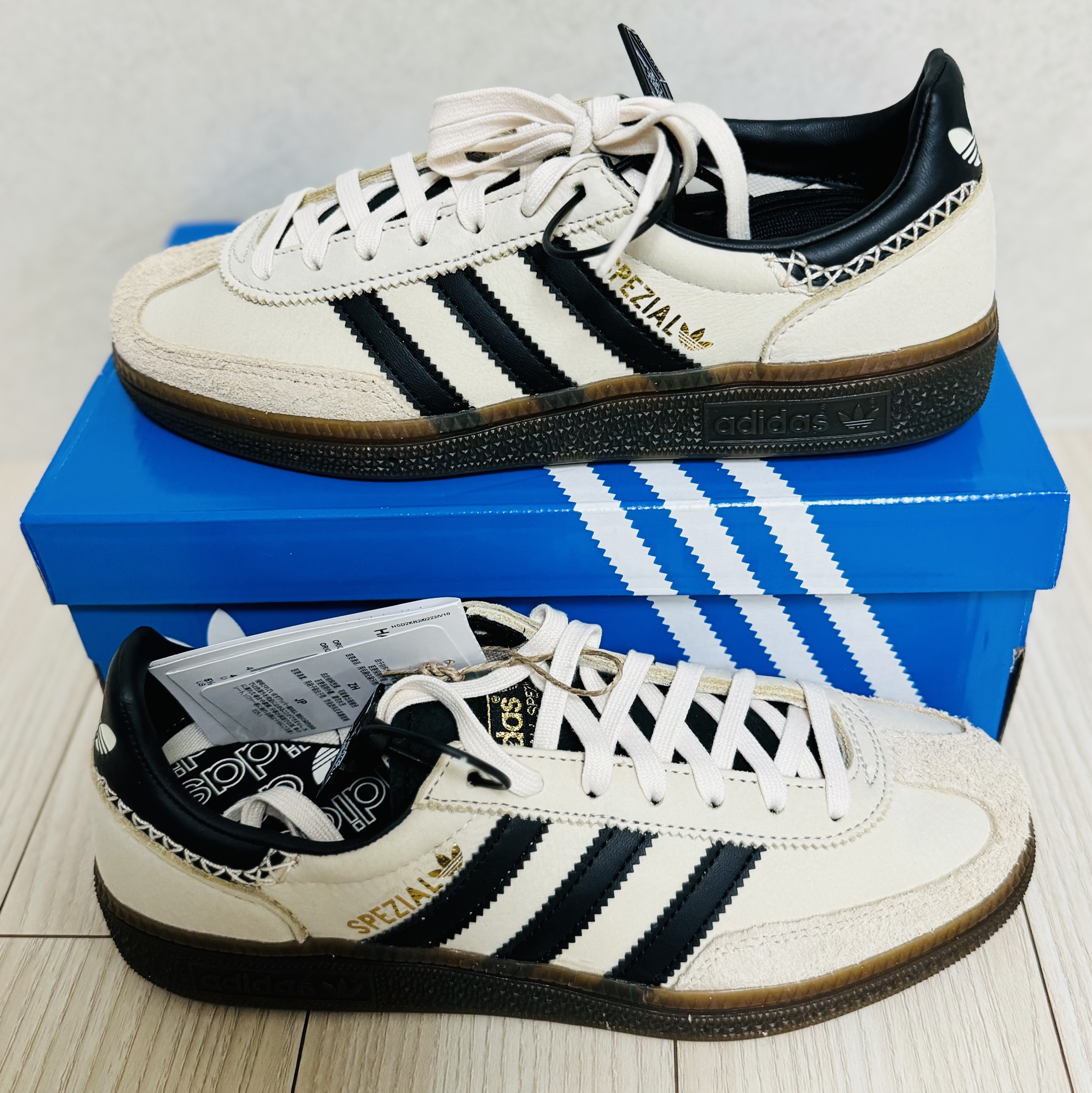 (W) Adidas Spezial Handball Wonder White Core Black 착용 스타일 - 2