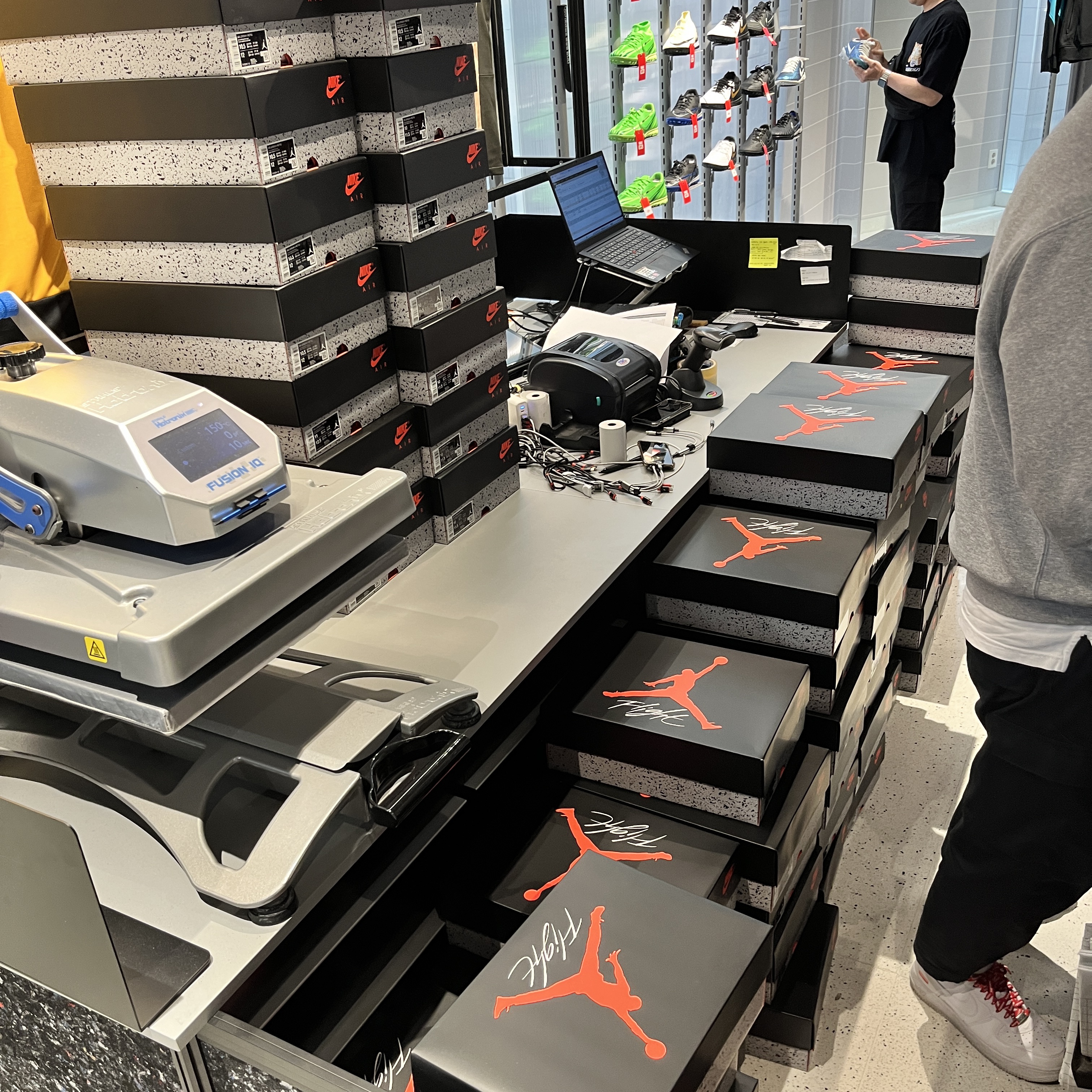 Jordan 4 Retro Industrial Blue 착용 스타일 - 3
