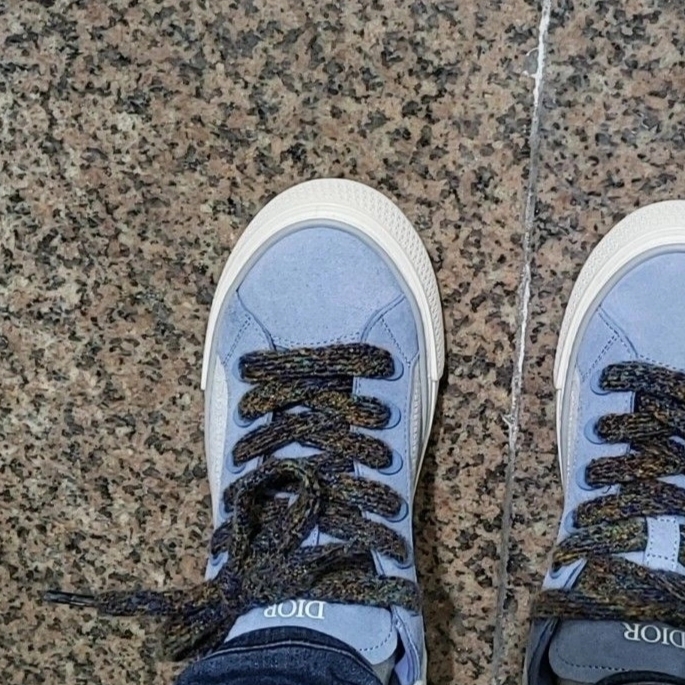 Dior B33 Sneaker Gray White Blue 착용 스타일