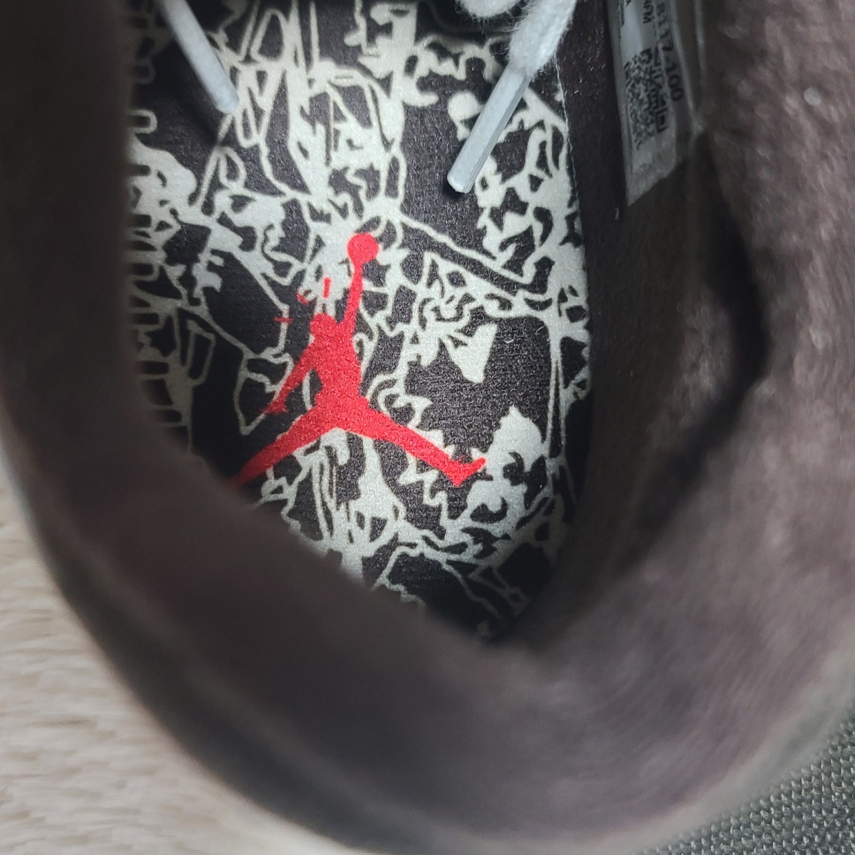 Jordan x Travis Scott Jumpman Jack TR Sail and Dark Mocha 착용 스타일 - 3