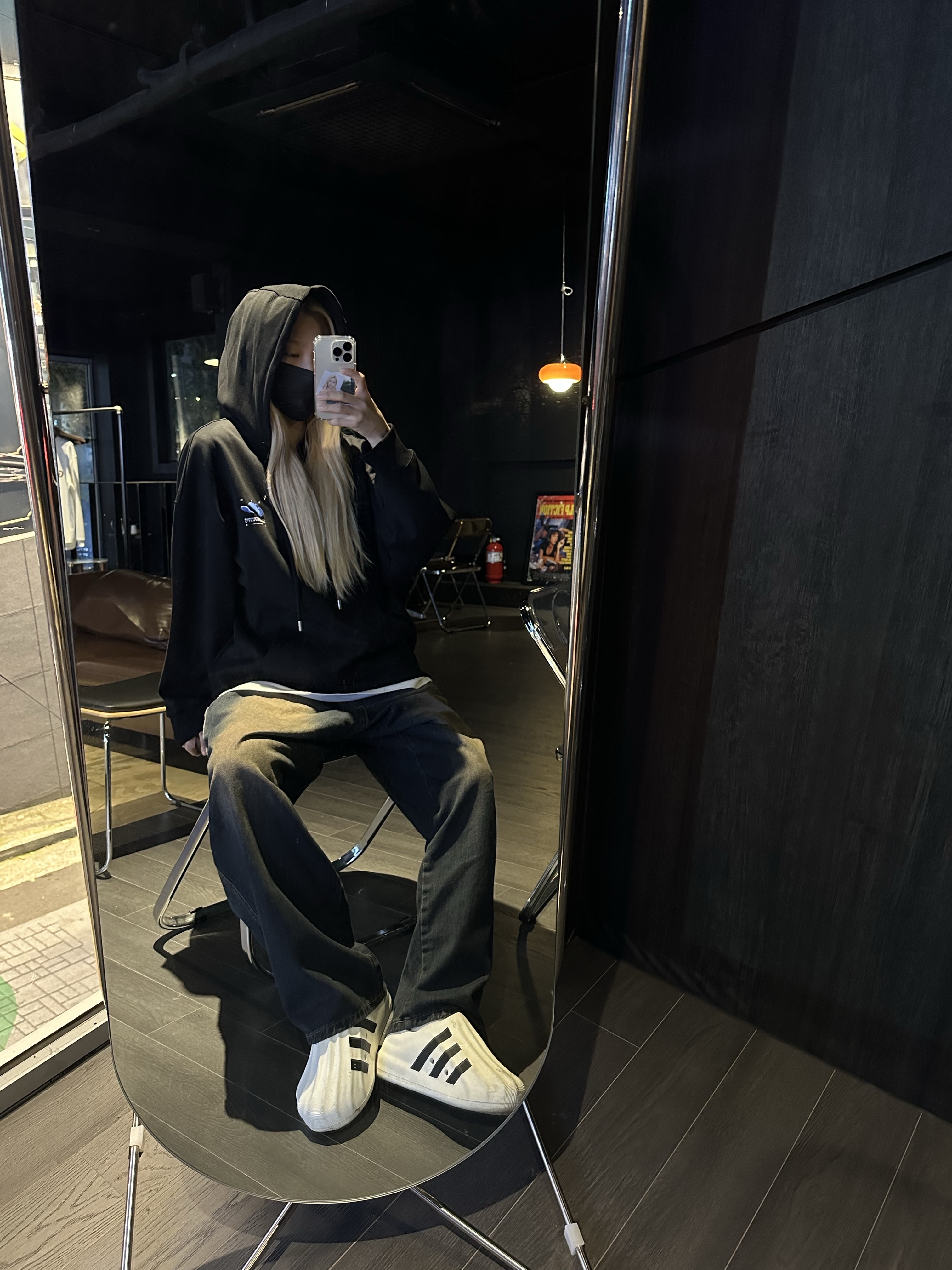 Zara x Ader Error Embroidery Hooded Sweatshirt Black, Adidas Adifom Superstar Core White 착용 스타일 - 1