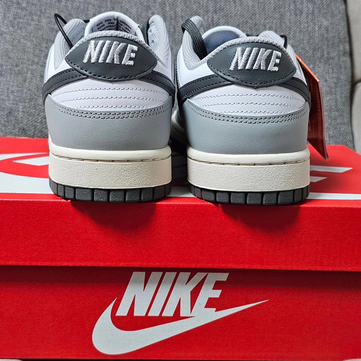 (W) Nike Dunk Low Light Smoke Grey 착용 스타일 - 5