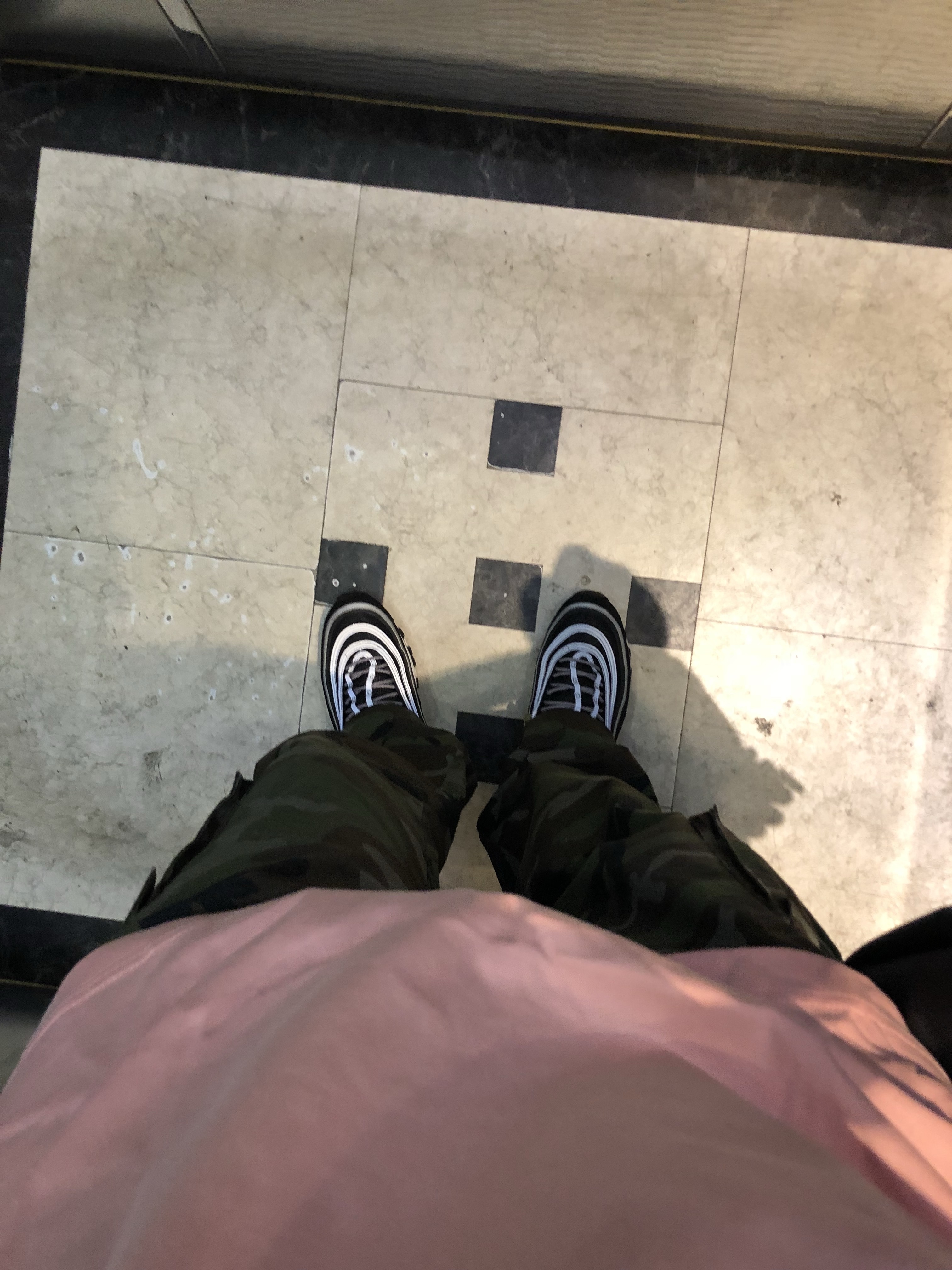 Nike Air Max 97 OG Black Volt Asia 착용 스타일