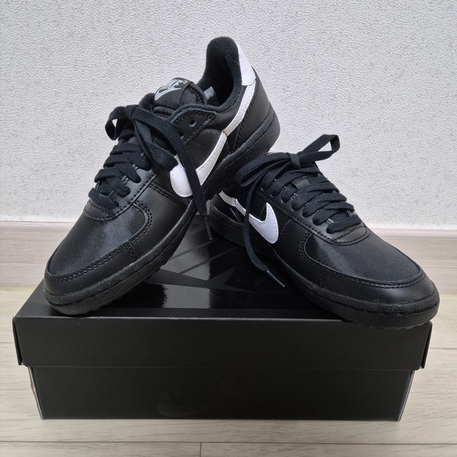 Nike Field General 82 SP Black and White 착용 스타일