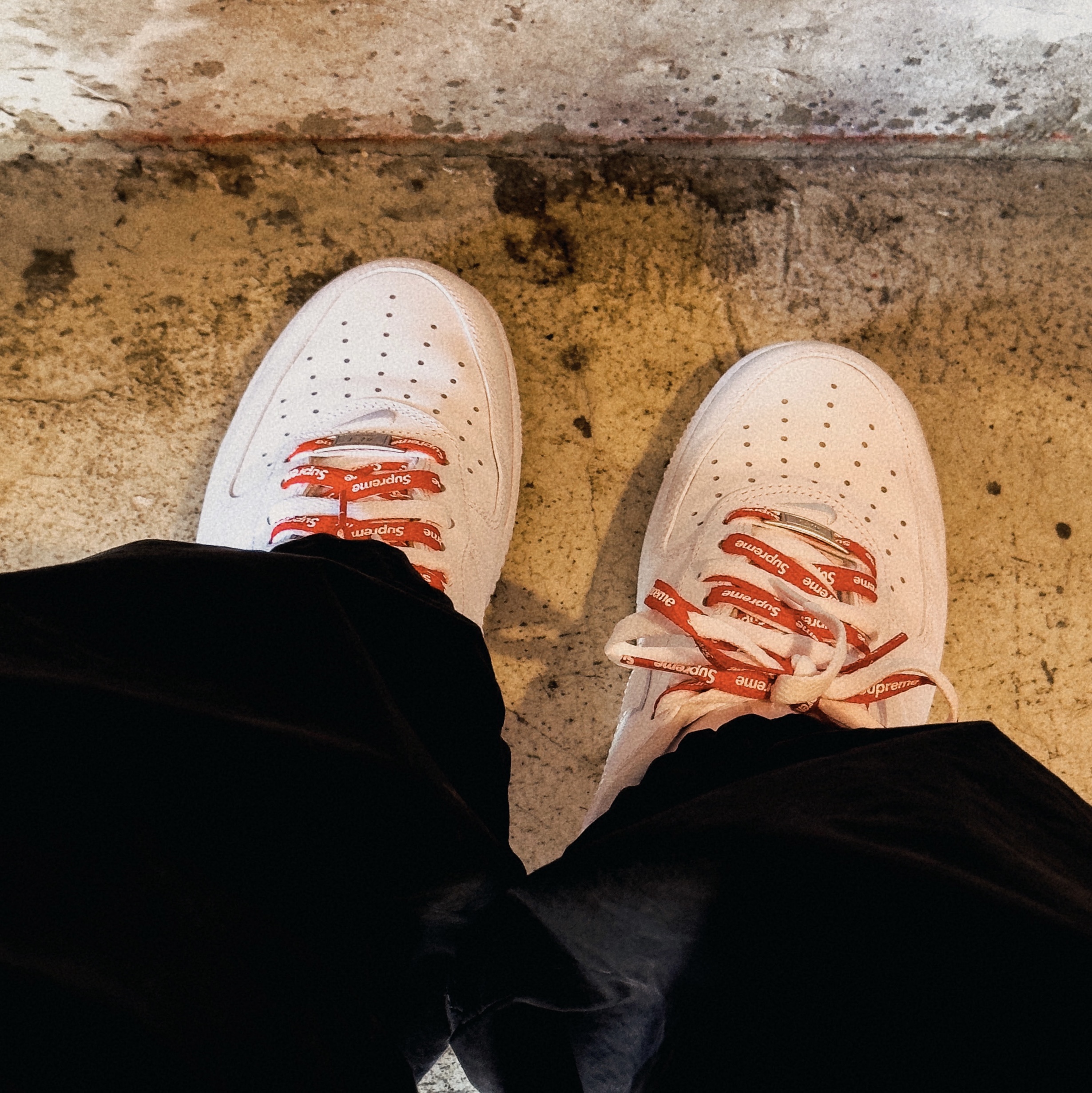Nike x Supreme Air Force 1 Low White, Human Made T-Shirts White (3 Pack) 착용 스타일 - 1