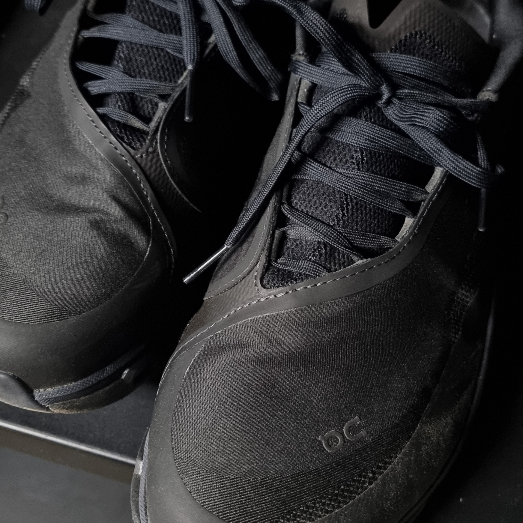 On Running x Post Archive Faction (Paf) Cloudmonster 2 Black Magnet 착용 스타일 - 3