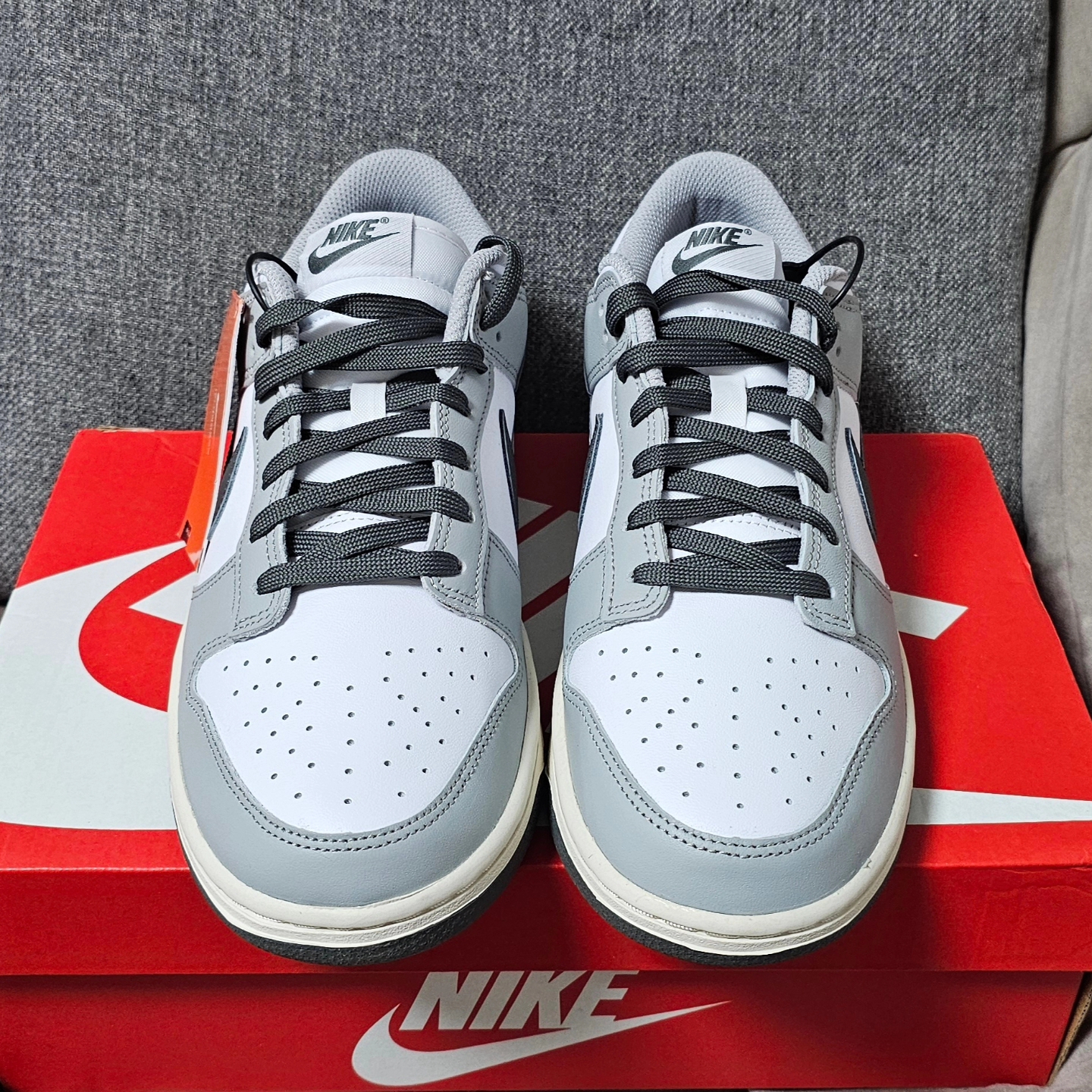 (W) Nike Dunk Low Light Smoke Grey 착용 스타일 - 4