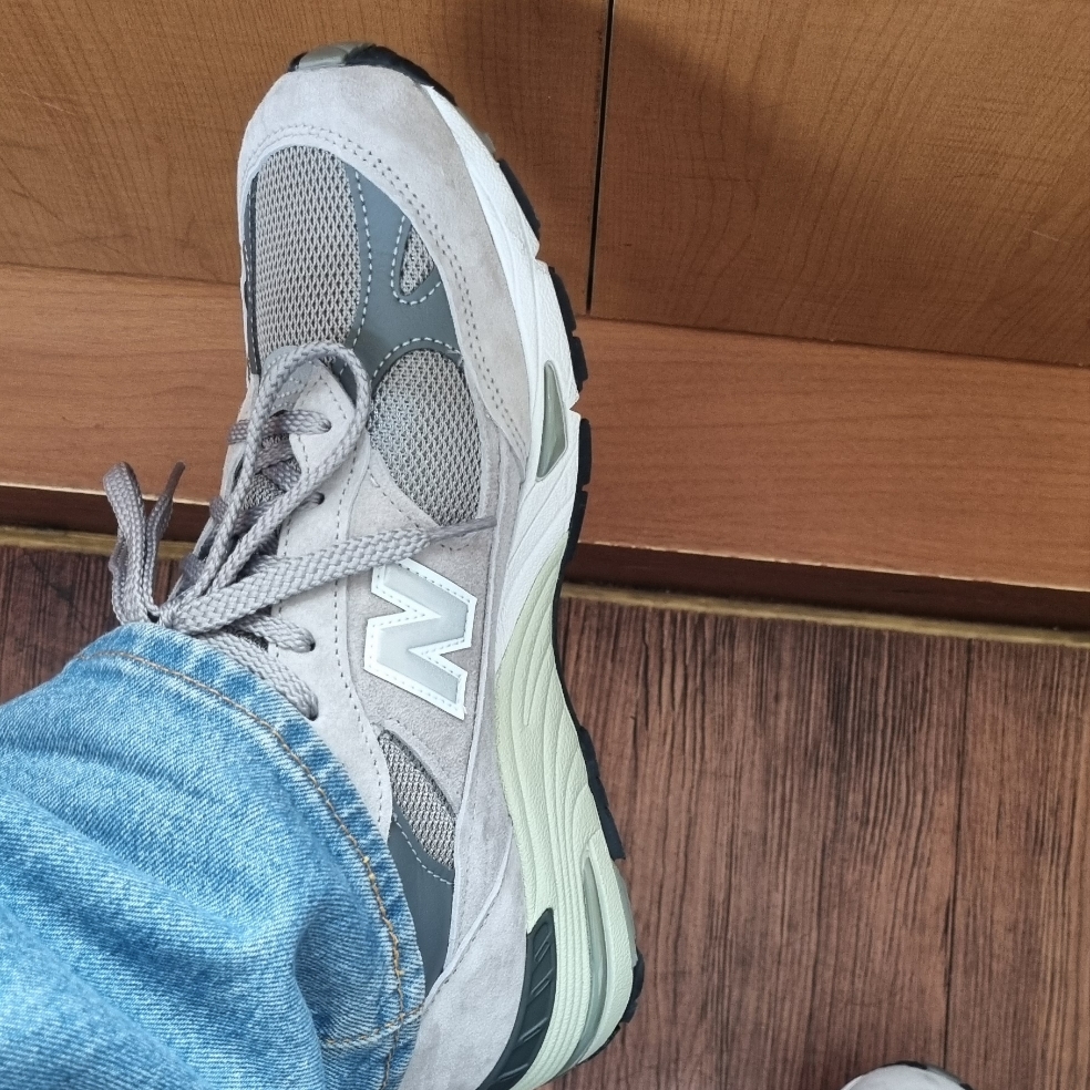 New Balance 991 Made in UK Grey 착용 스타일 - 2