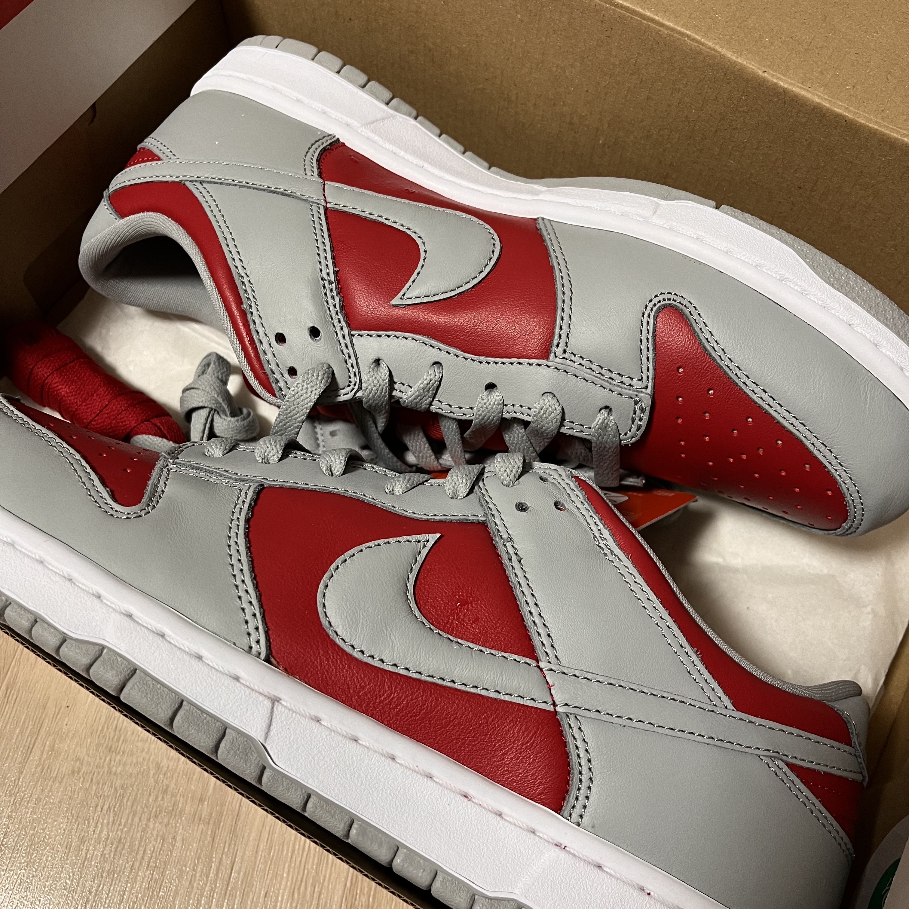 Nike Dunk Low QS Varsity Red and Silver 착용 스타일