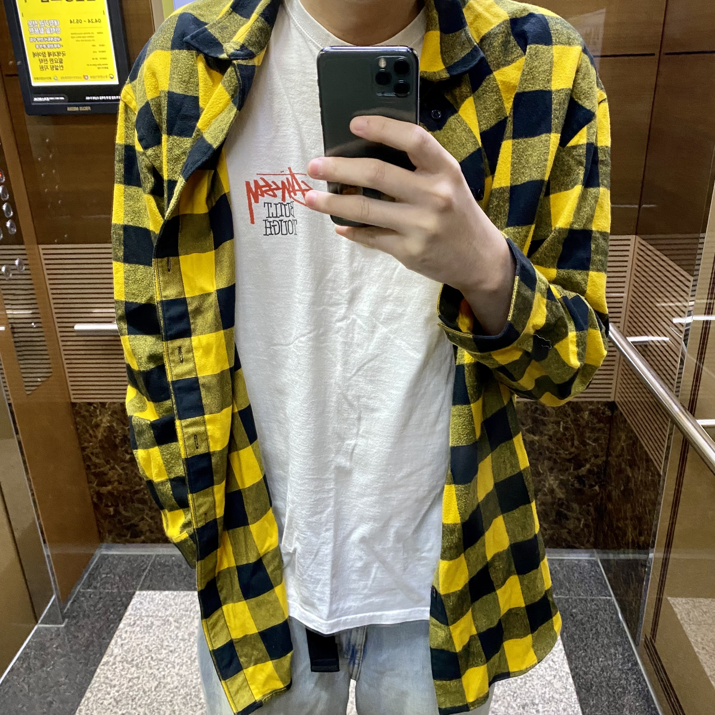 Stussy Built Tough T-Shirt White 착용 스타일