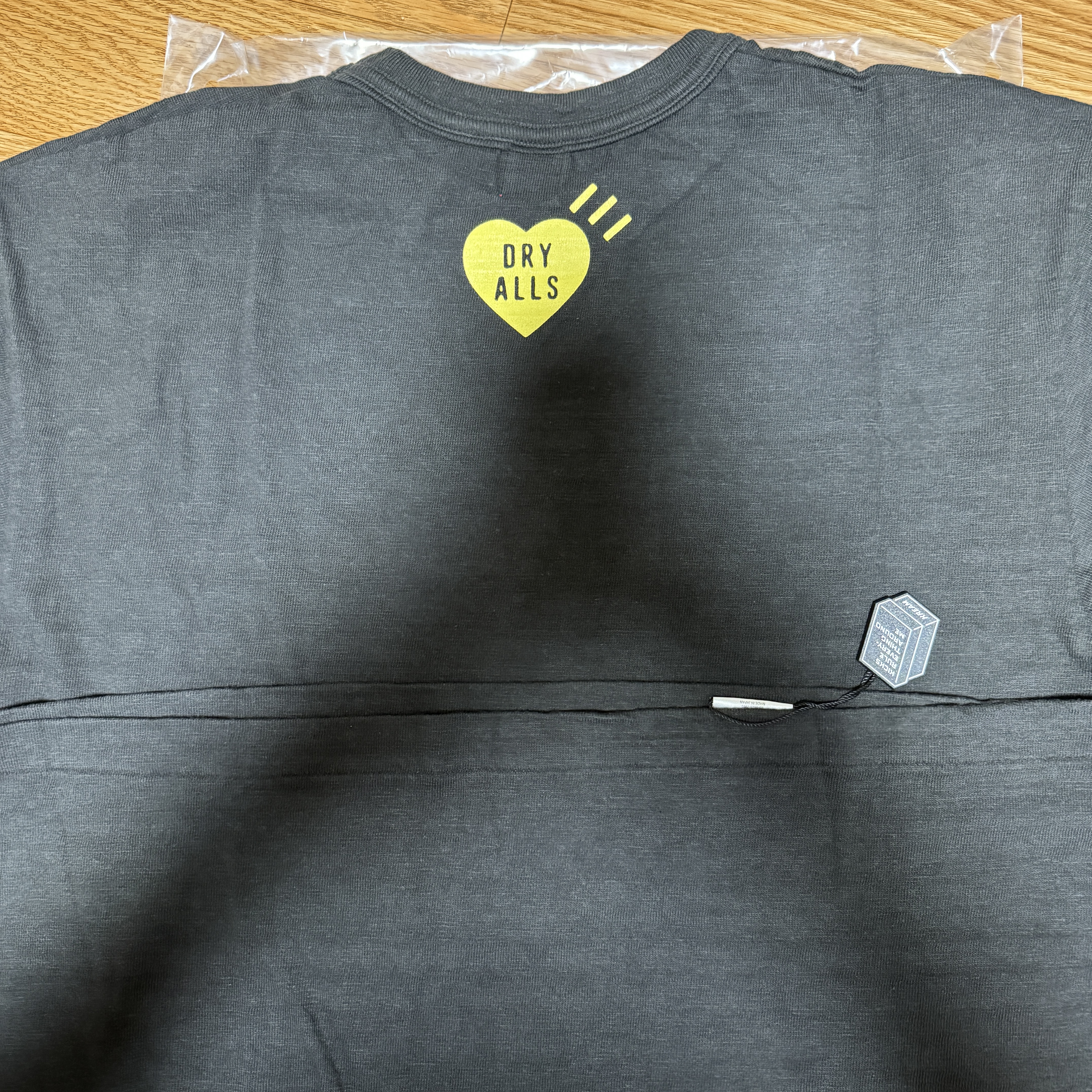 Human Made Heart T-Shirt Black Yellow - Shinsaibashi Parco Store Exclusive 착용 스타일 - 2