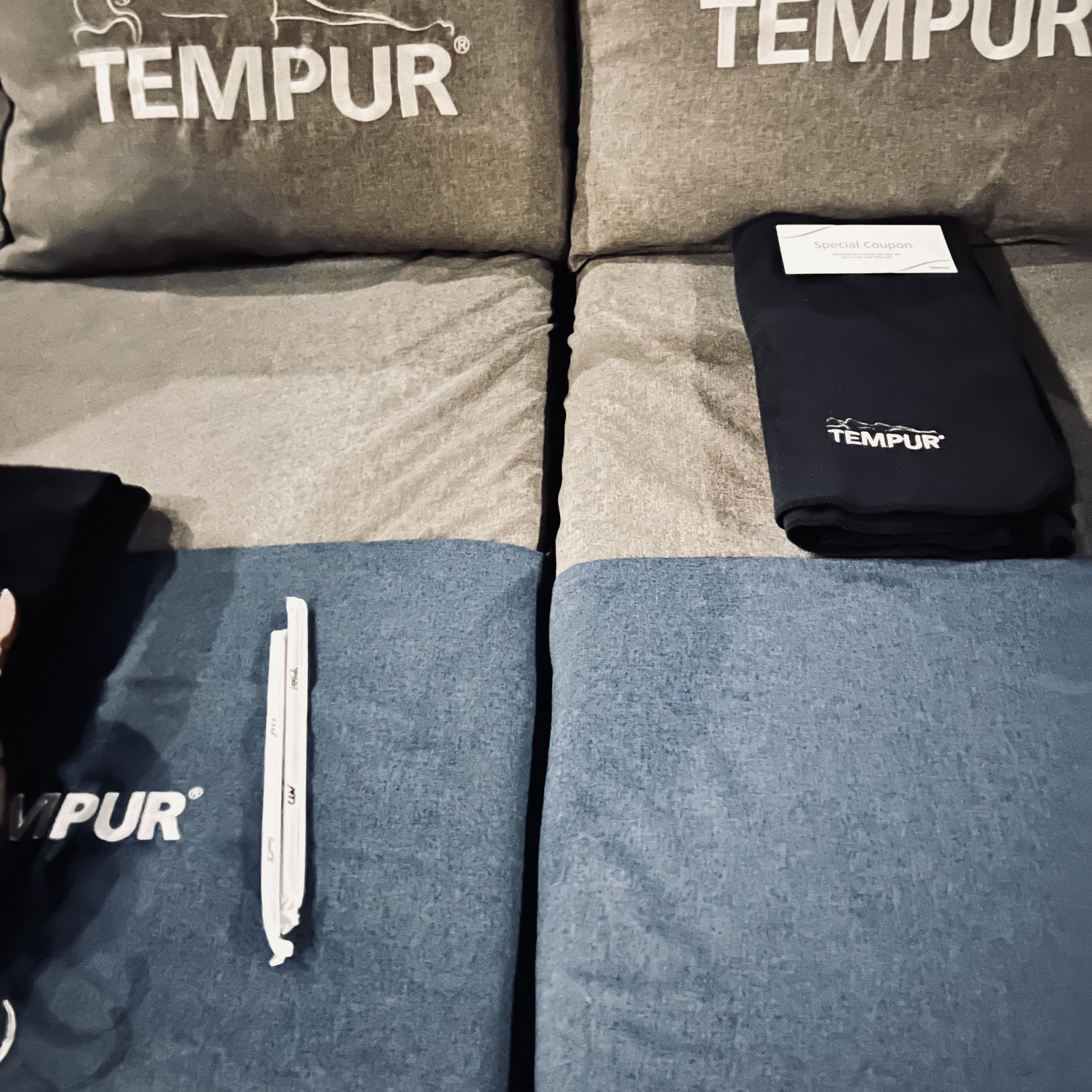 Supreme Mesh Mini Duffle Bag Black - 23SS, Asics x Dime GT-2160 Arctic Wolf London Fog 착용 스타일 - 2