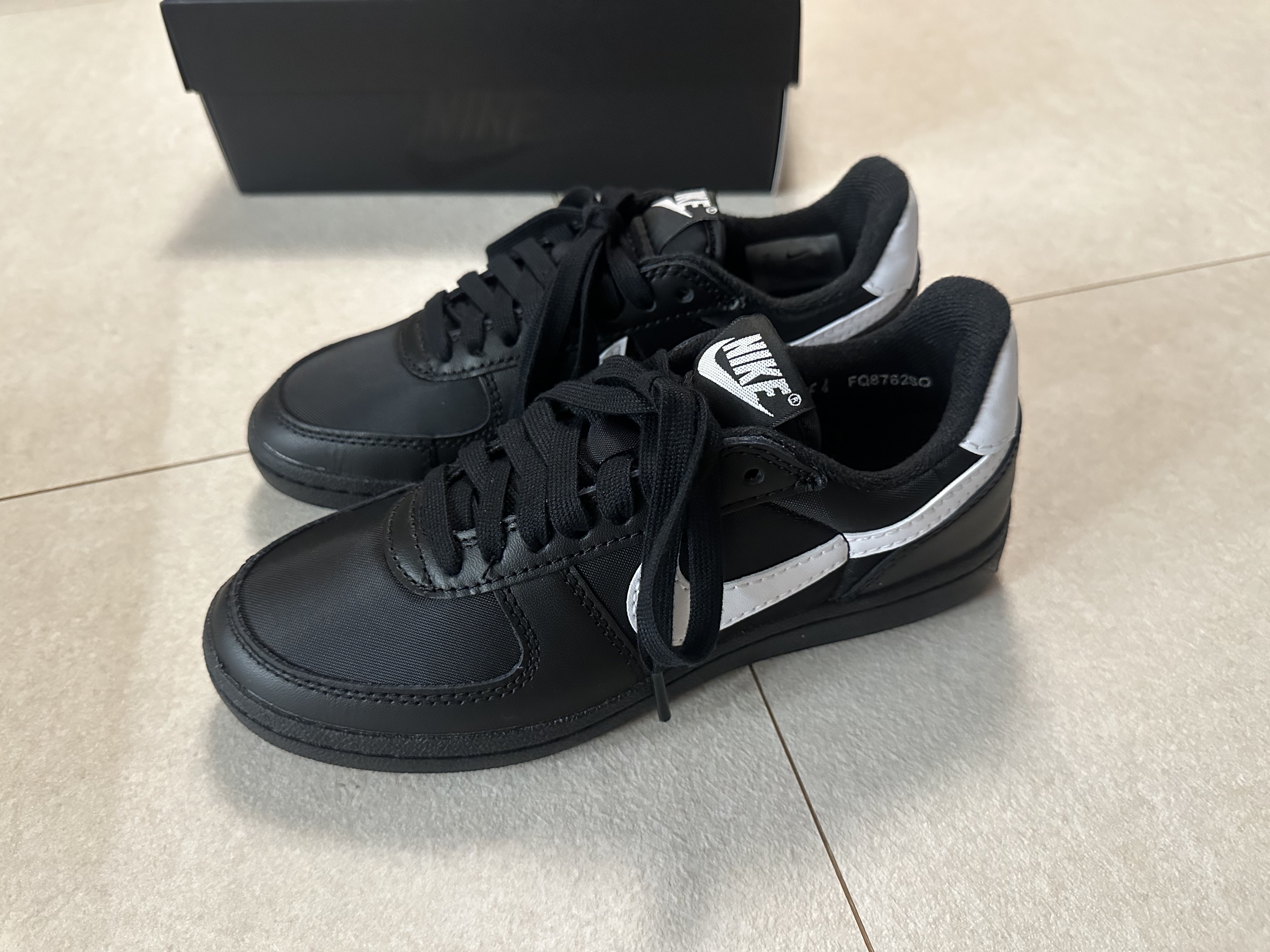 Nike Field General 82 SP Black and White 착용 스타일 - 1