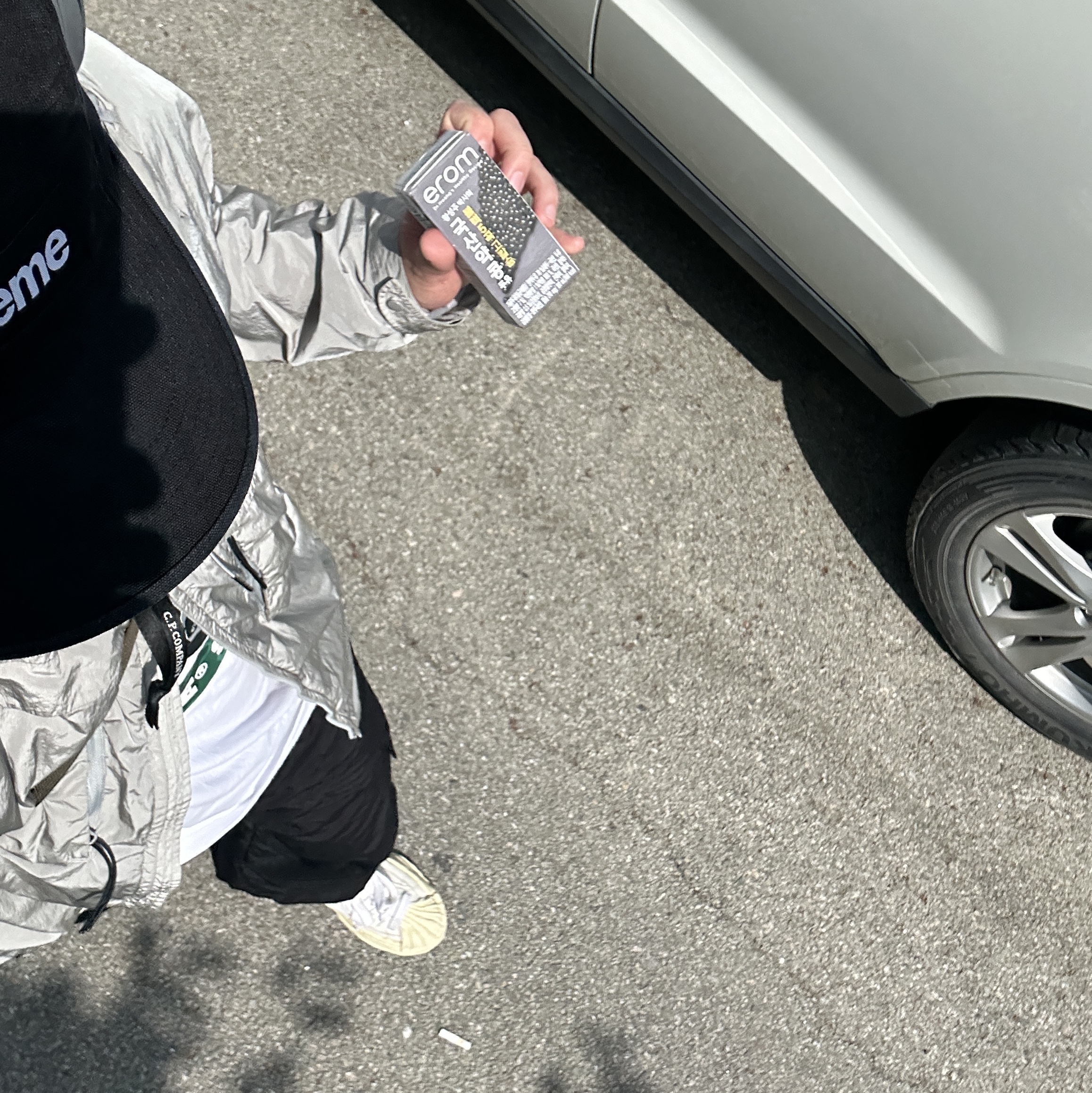 Maison Mihara Yasuhiro Blakey VL OG Sole Canvas Low-top Sneakers White, Supreme Washed Canvas Camp Cap Black - 24SS 착용 스타일