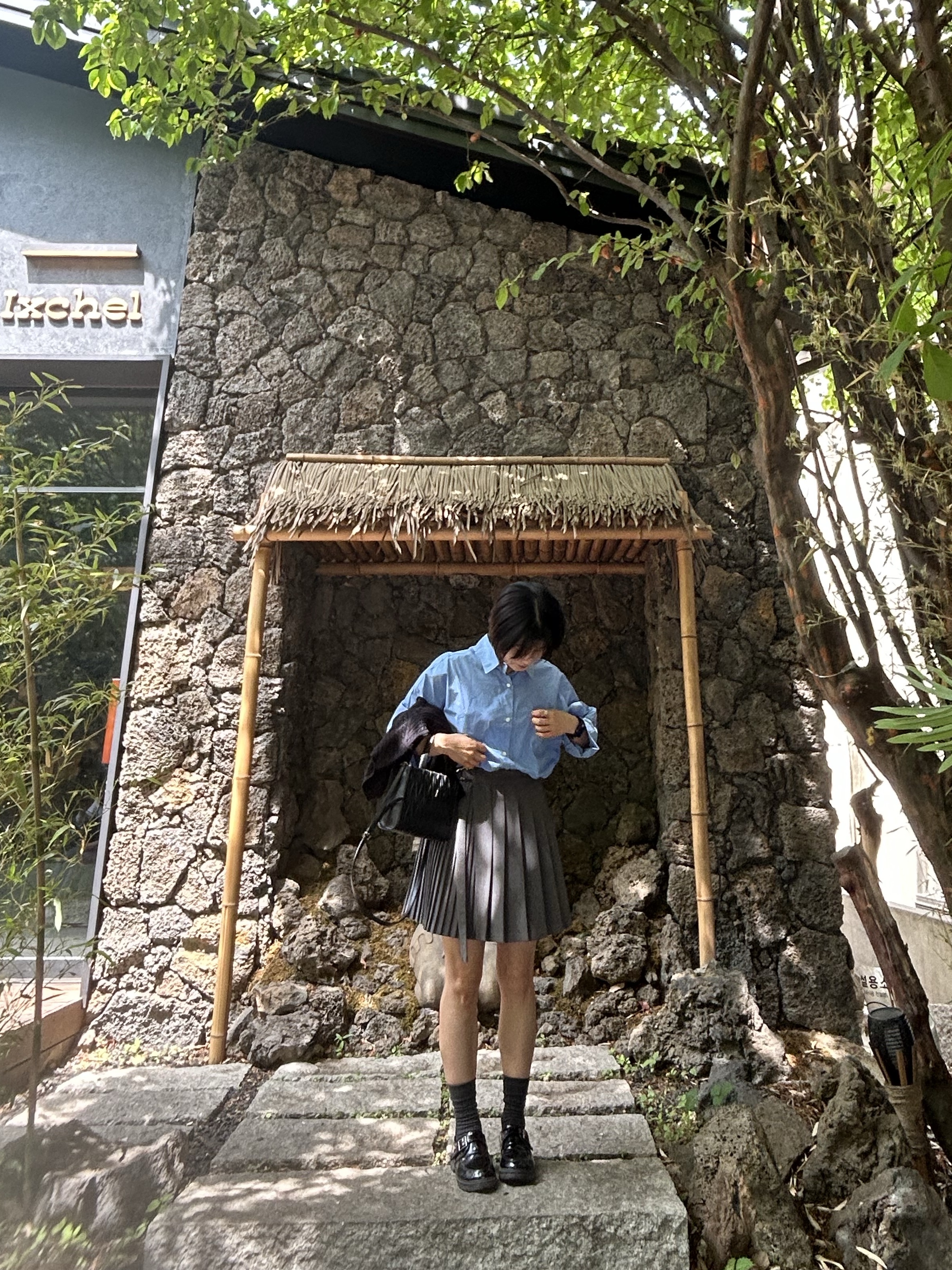 Miu Miu Matelasse Nappa Leather Handbag Black, [30% 적립] Polo Ralph Lauren Children Mini Cable Cotton Cardigan Hunter Navy 착용 스타일 - 2