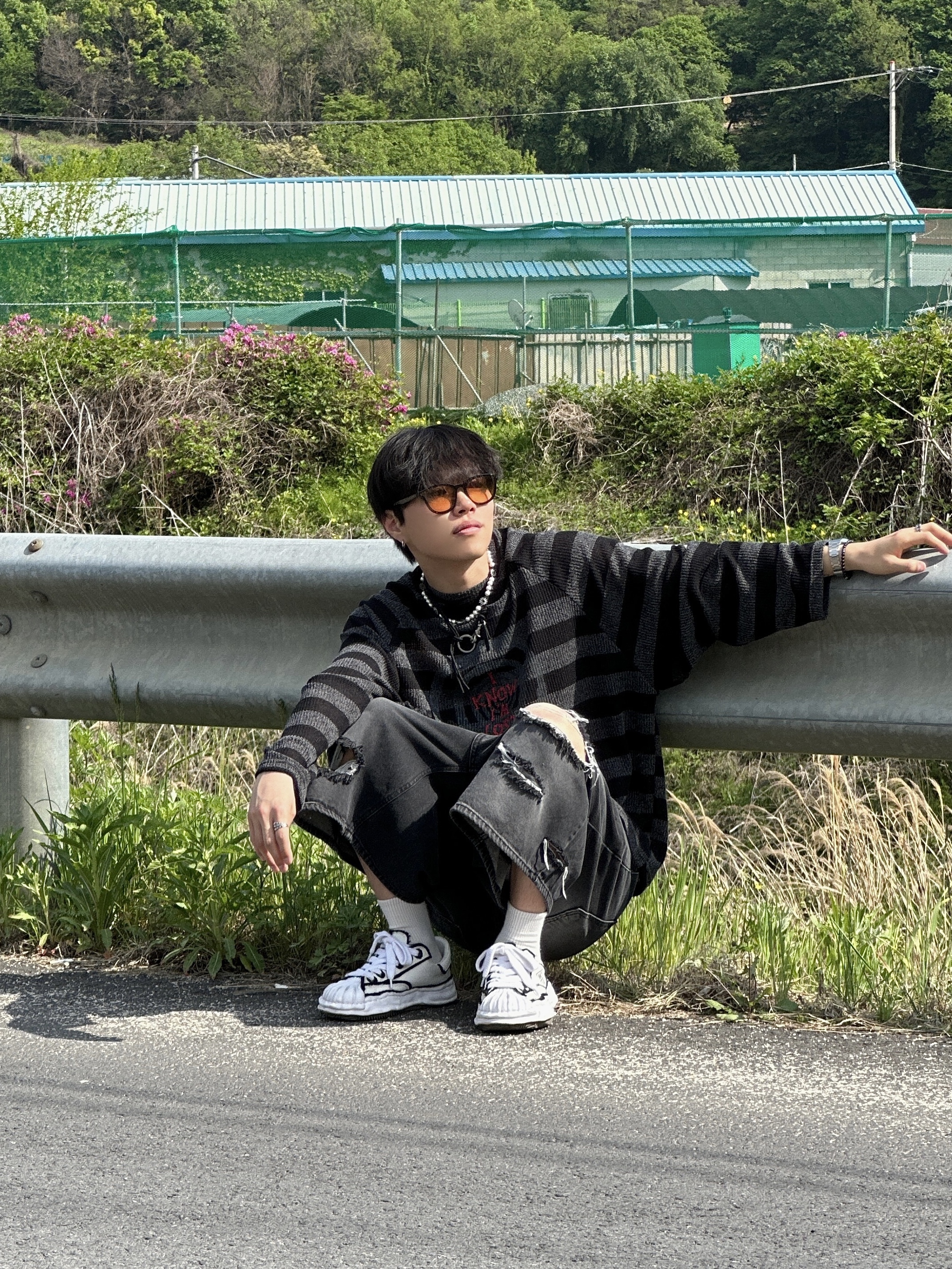 Maison Mihara Yasuhiro Blakey OG Sole OH Canvas Low-top Sneakers White 착용 스타일 - 5