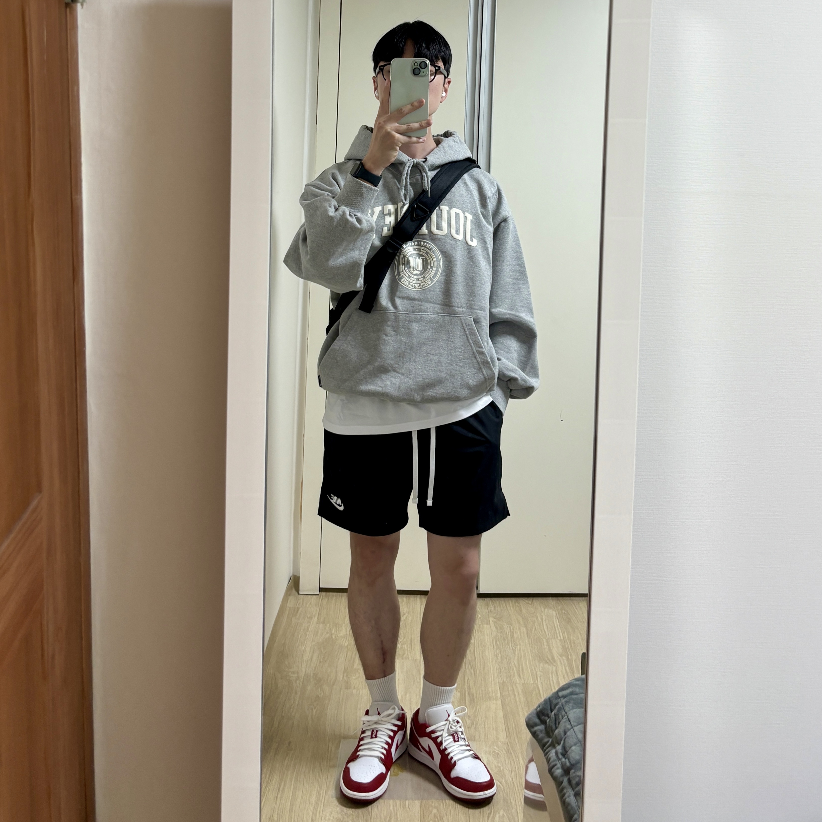 Jordan 1 Low Gym Red White, Nike NSW Woven Lined Flow Shorts Black - Asia 착용 스타일 - 1