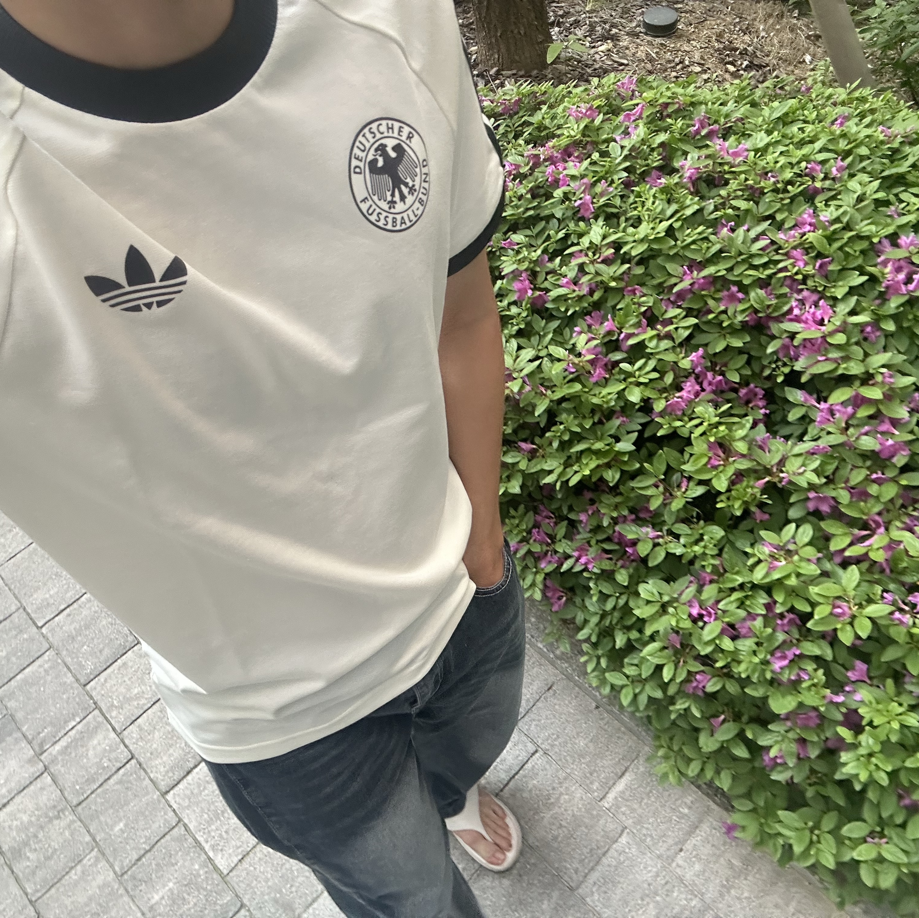 Adidas German Adicolor Classic 3-Stripes T-Shirt Off White - KR Sizing 착용 스타일 - 2
