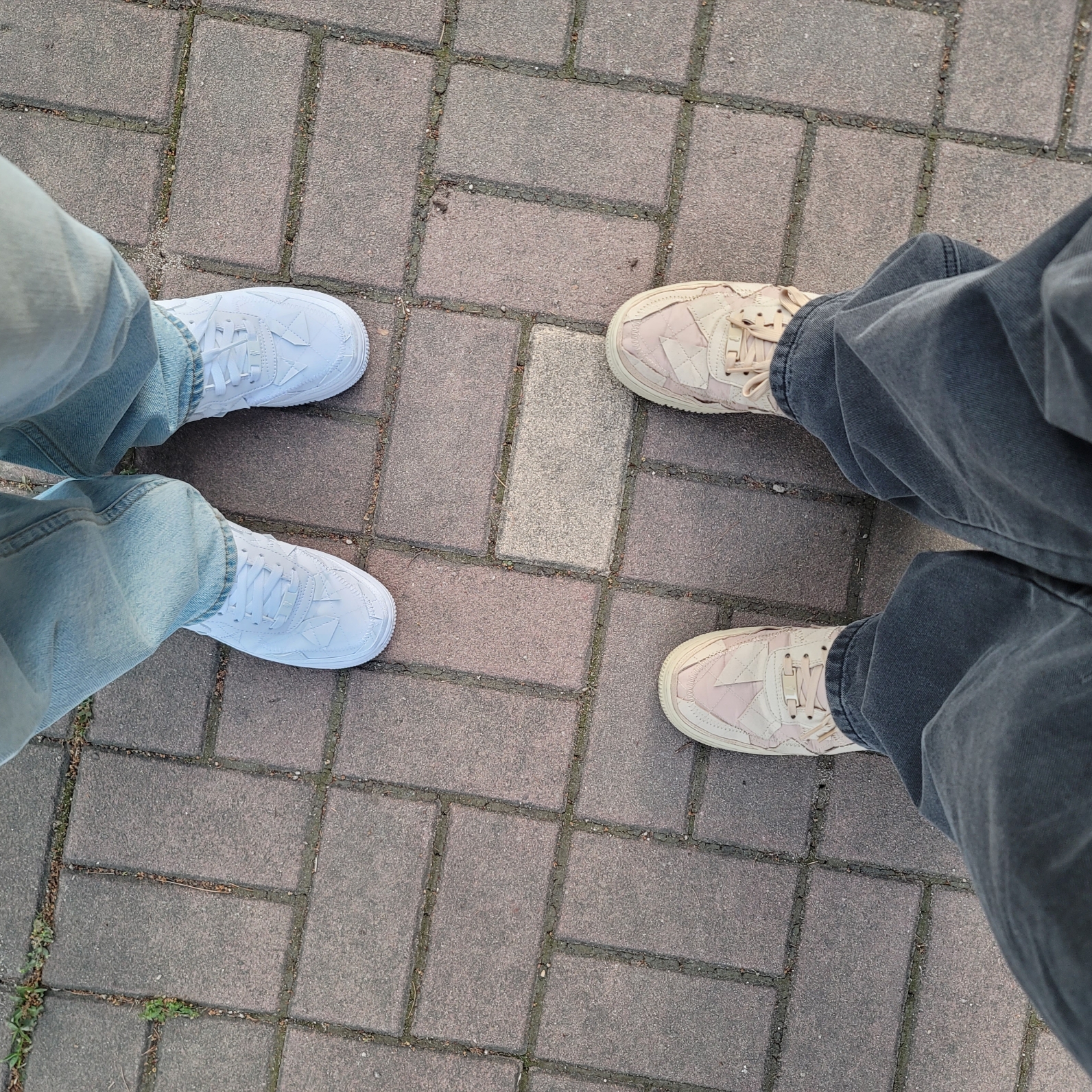 Nike x Billie Eilish Air Force 1 Low SP Triple White, Nike x Billie Eilish Air Force 1 Low '07 SP Mushroom 착용 스타일