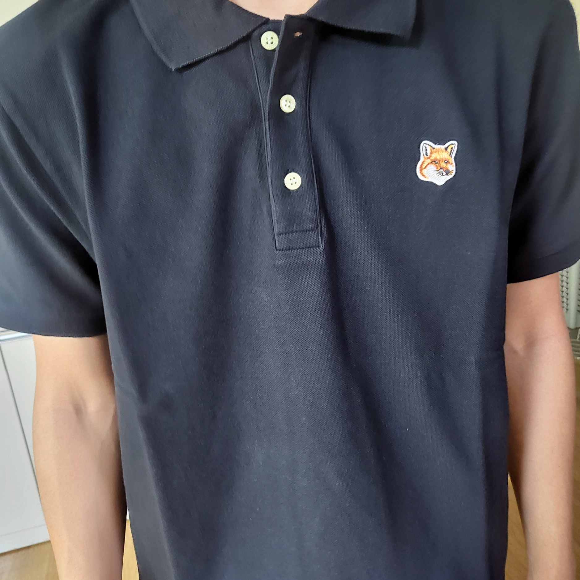 Maison Kitsune Fox Head Patch Classic Polo Black 착용 스타일