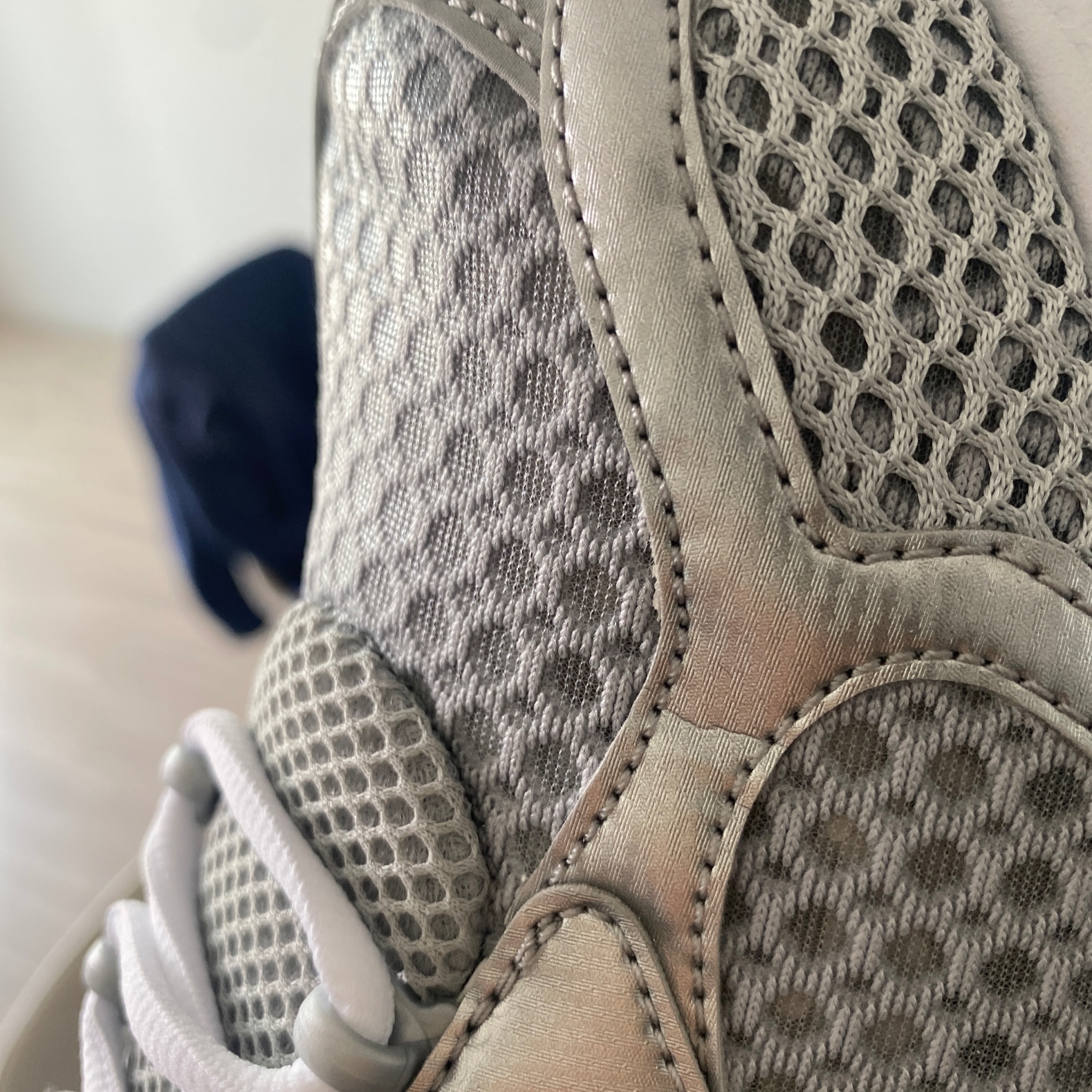 Nike Air Zoom Spiridon Cage 2 Metallic Silver 착용 스타일 - 3