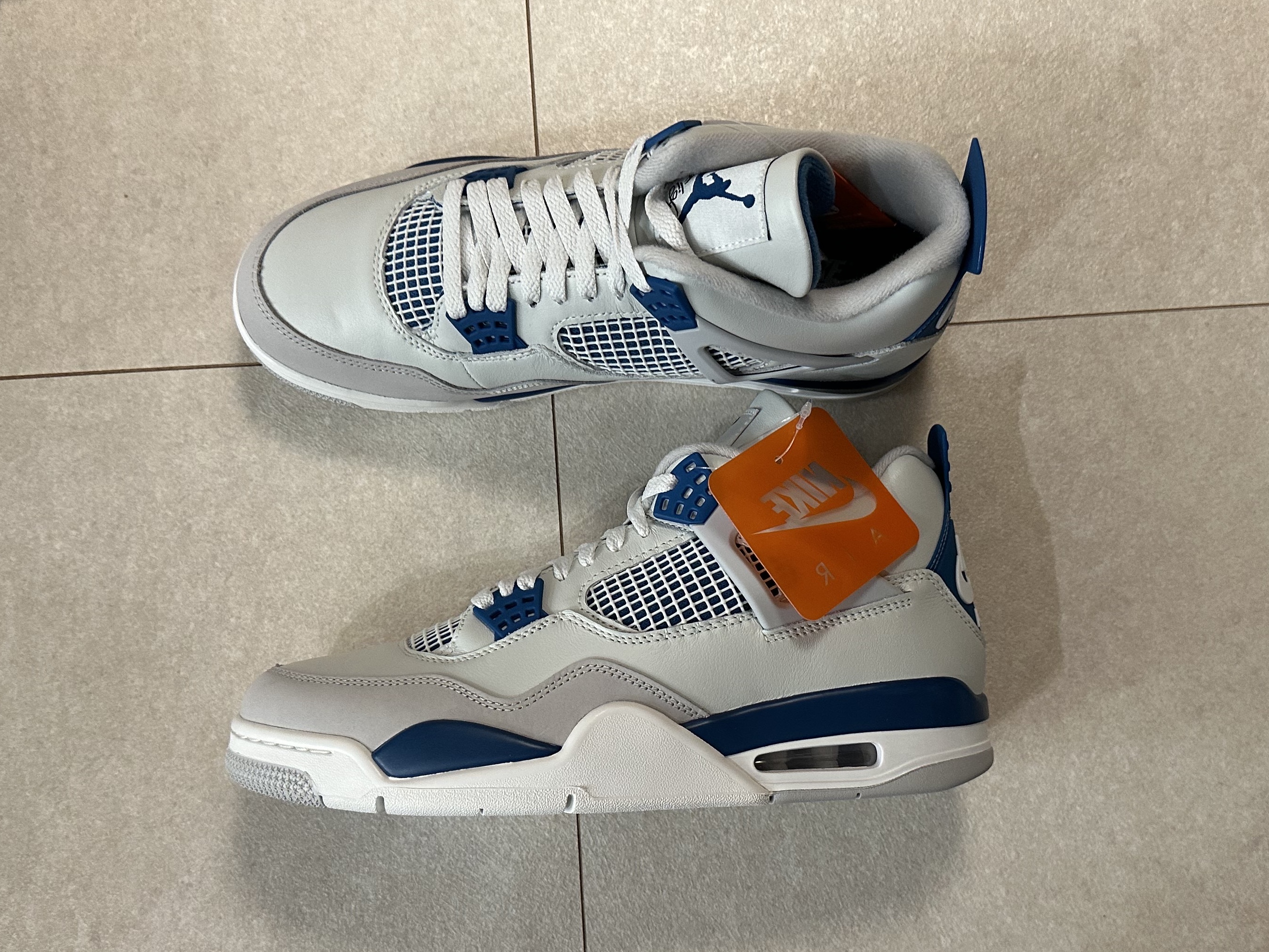Jordan 4 Retro Industrial Blue 착용 스타일 - 2