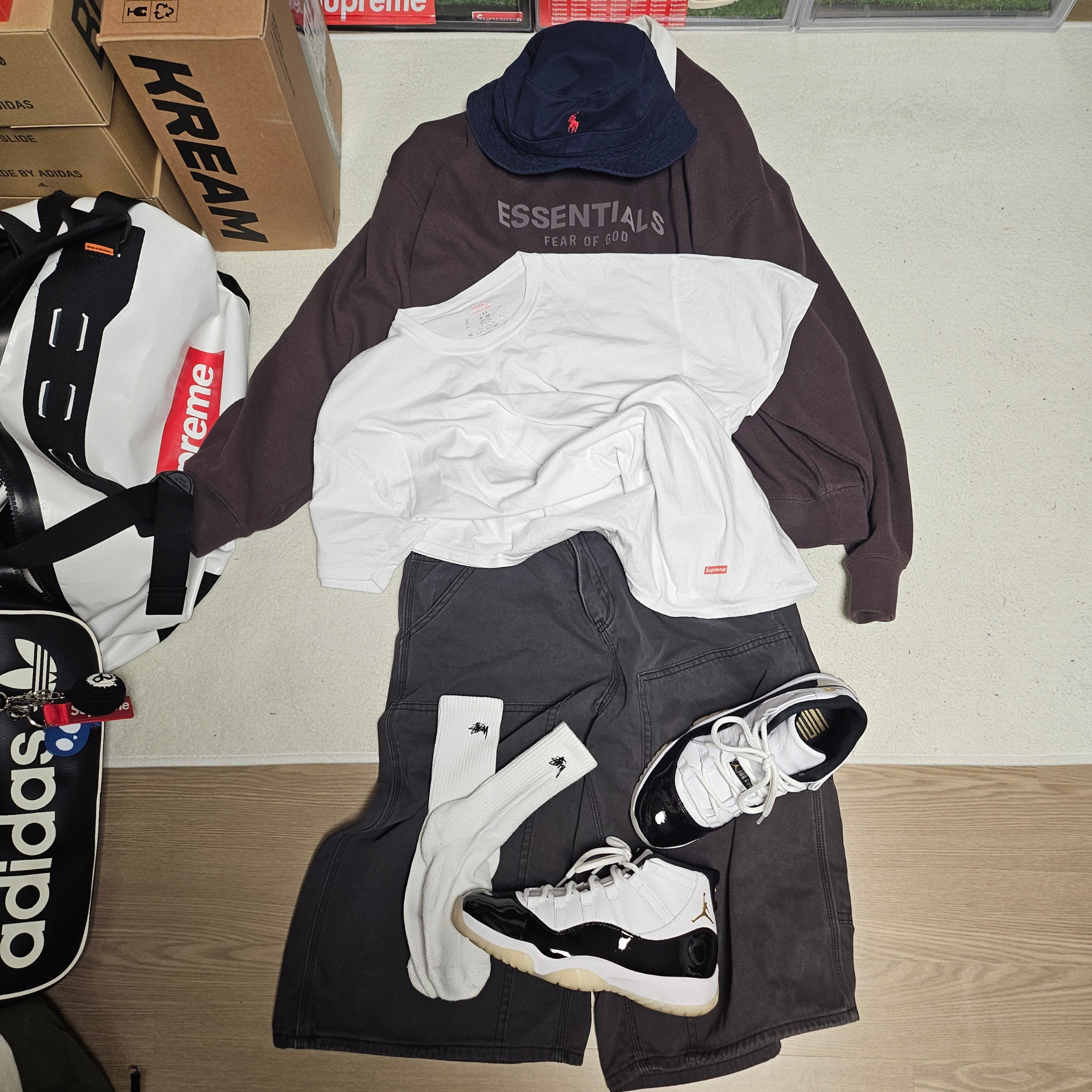 Essentials Waffle Henley Rugby Plum - 23SS, Jordan 11 Retro Gratitude 착용 스타일