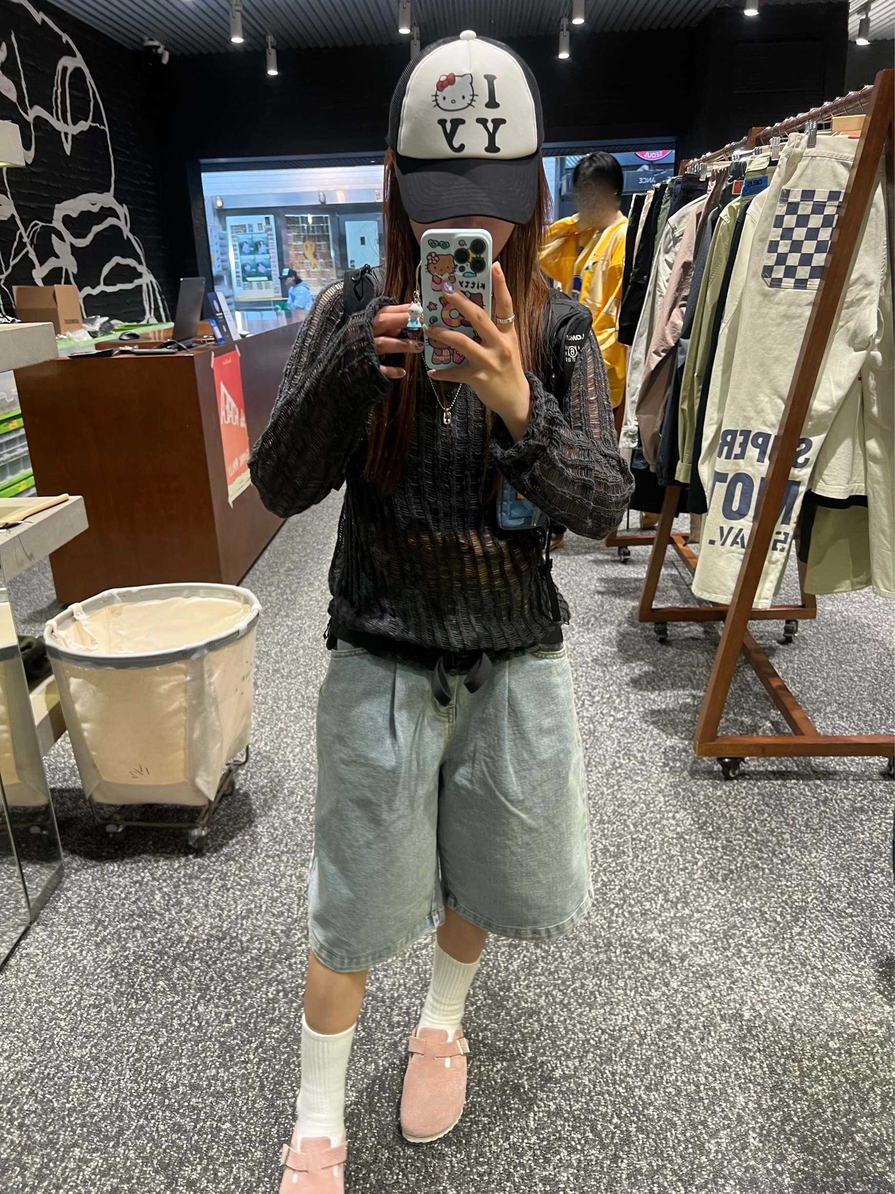 Open Yy x Hello Kitty Trucker Cap Black, Salomon x MM6 Maison Margiela XT-15 Black 착용 스타일