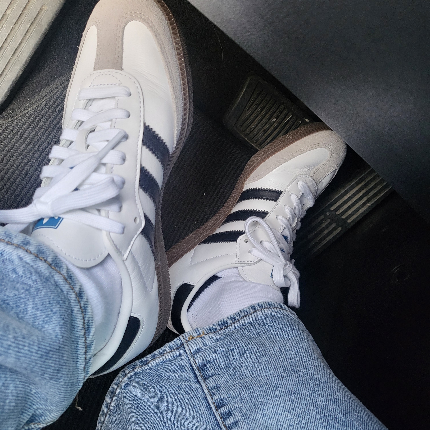 Adidas Samba OG Cloud White 착용 스타일