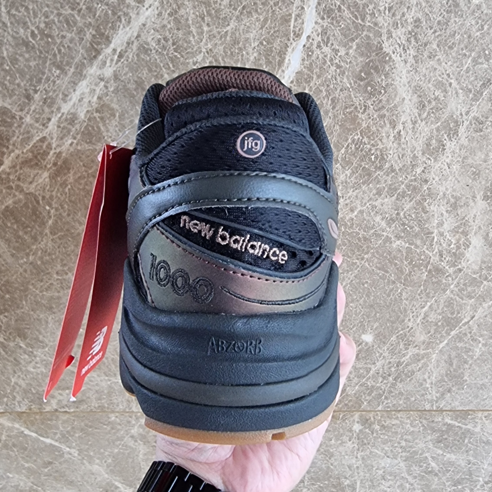 New Balance x Joe Freshgoods 1000 Pirate Black Nutmeg 착용 스타일 - 6