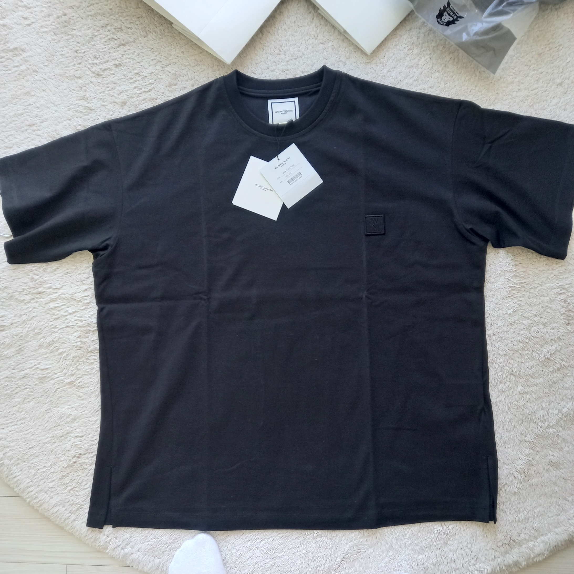 Wooyoungmi Luminous Jellyfish Back Logo T-Shirt Black - 24SS 착용 스타일 - 7