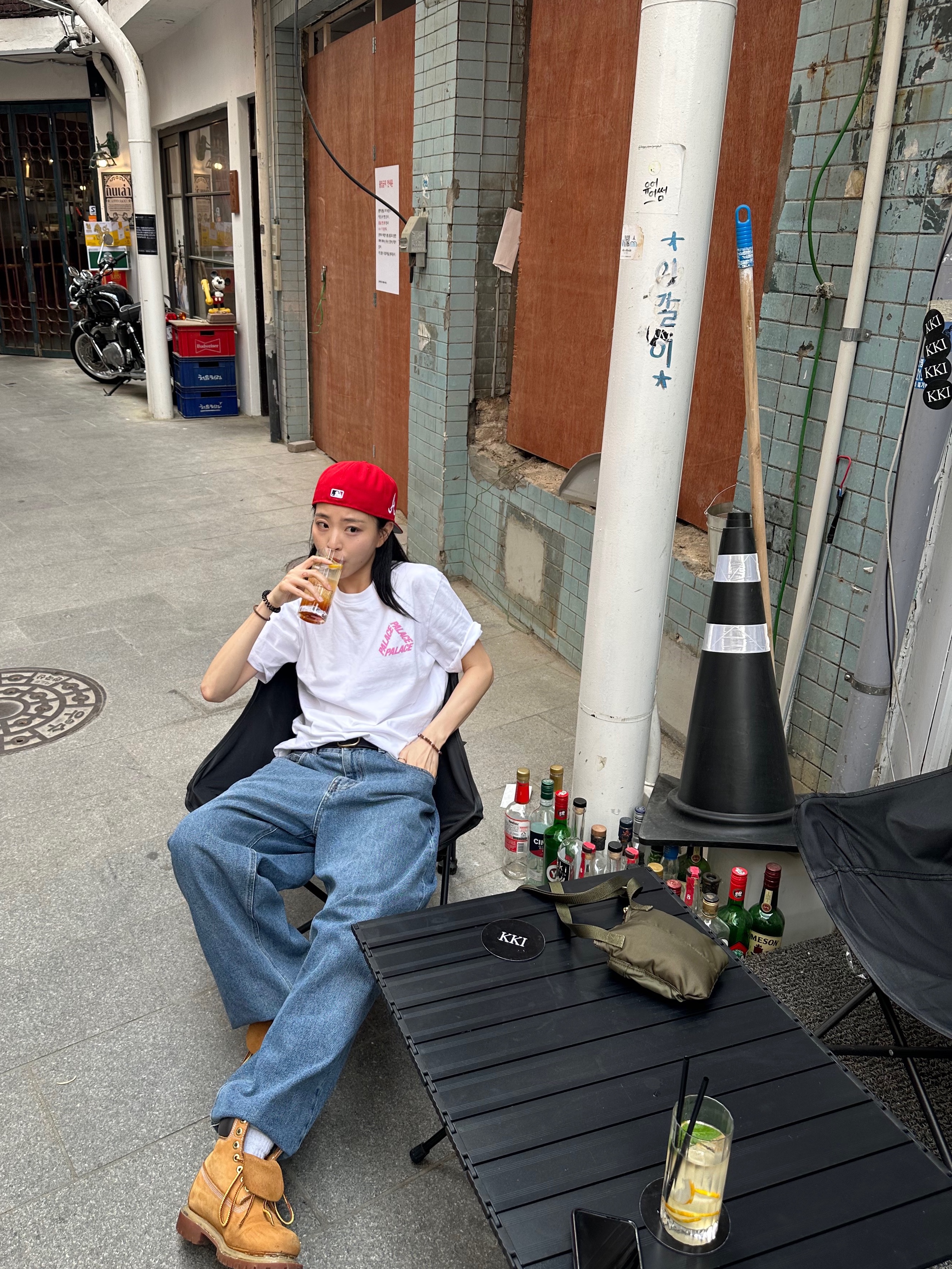 Palace Demon P3 T-Shirt White - 23FW, Supreme x MLB Teams Box Logo New Era Red Atlanta - 24SS 착용 스타일