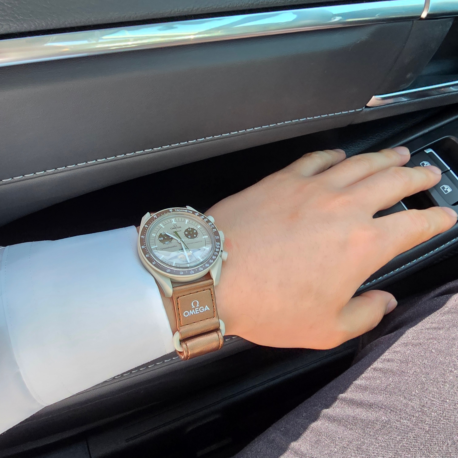 Swatch x Omega Bioceramic MoonSwatch Mission To Saturn 착용 스타일